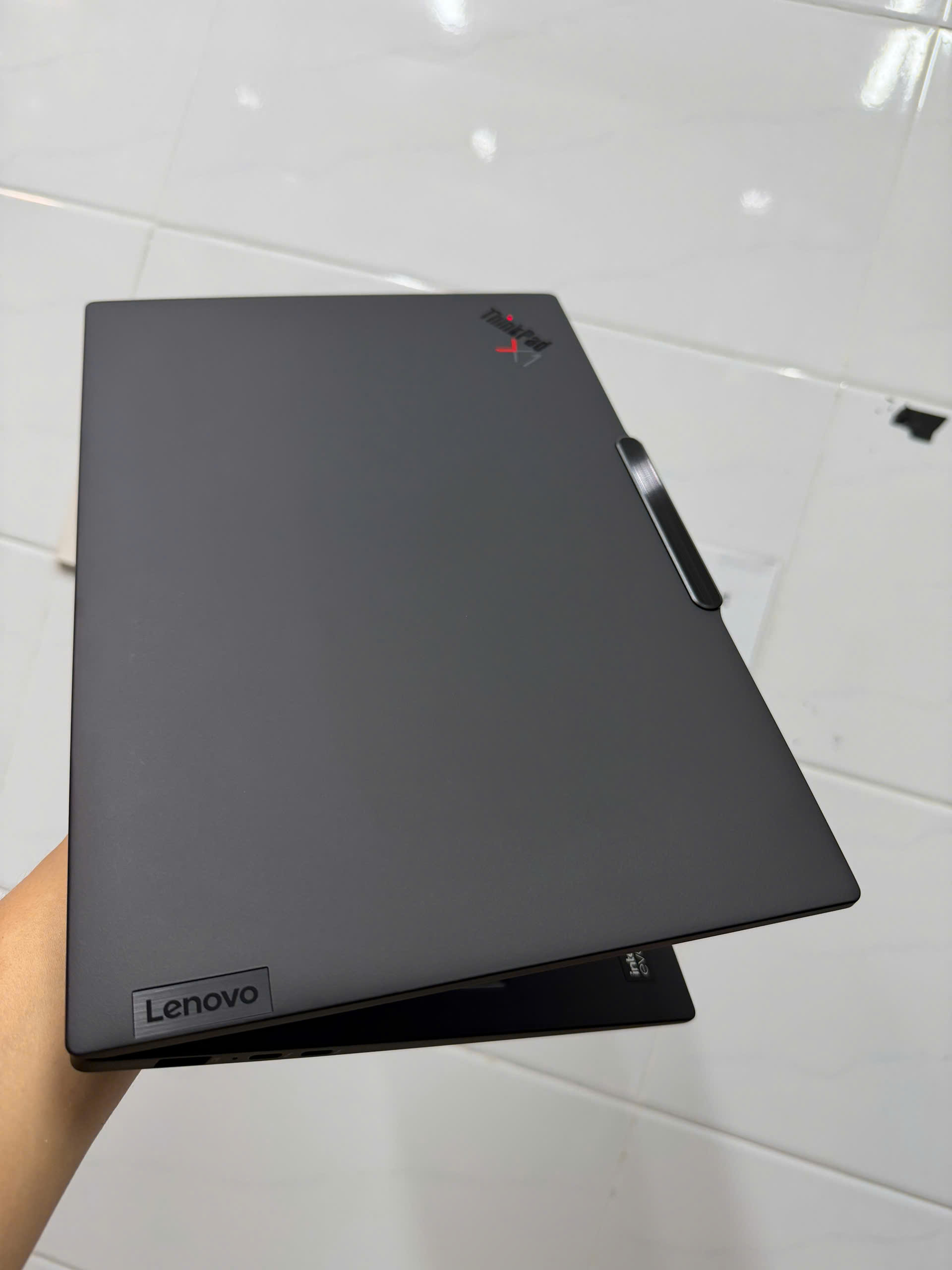 Thinkpad X1 Carbon Gen 12 Made In Vietnam (8)