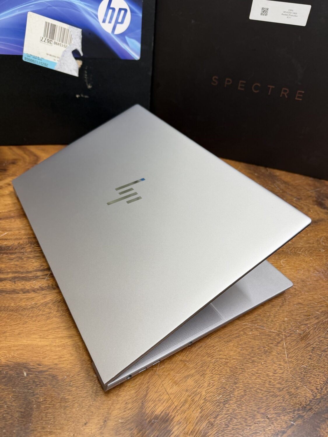 HP ZBook Studio 16 G11, ultra 7 165H, 32G, ssd 1T, RTX 1000Ada , 16in FHD+