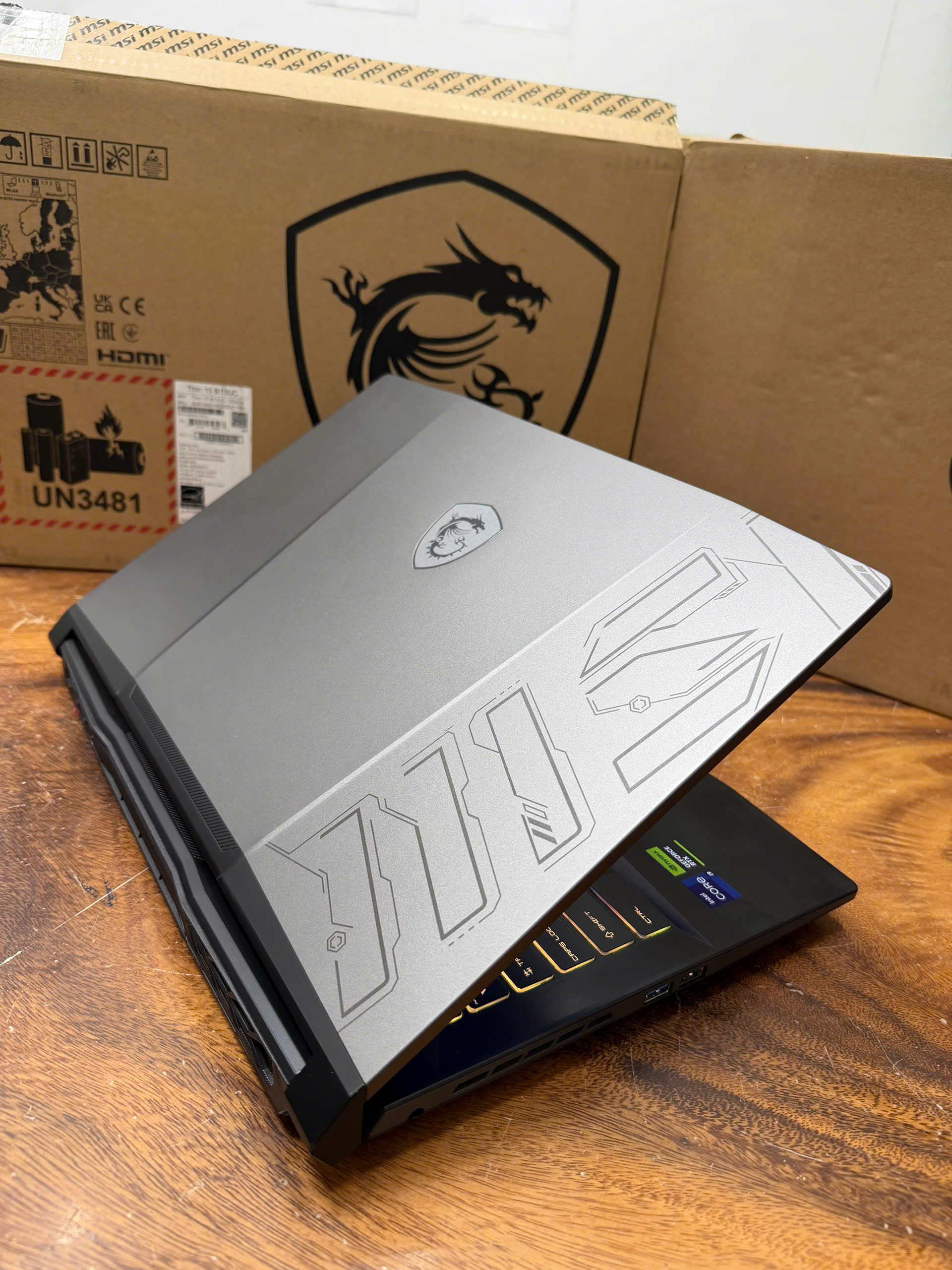 Msi Pulse 15 B13v (3)