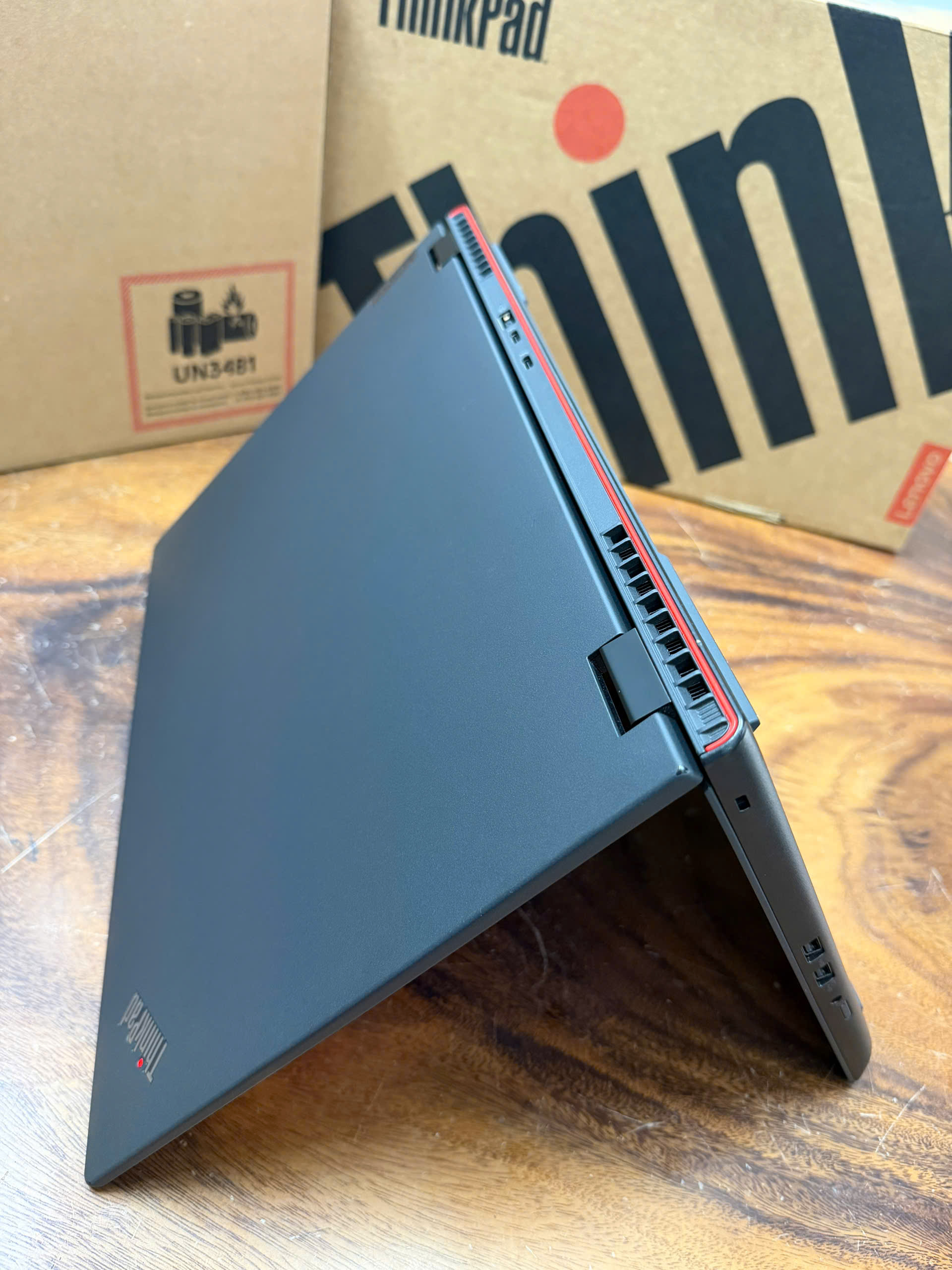 Thinkpad P16v I7 (4)