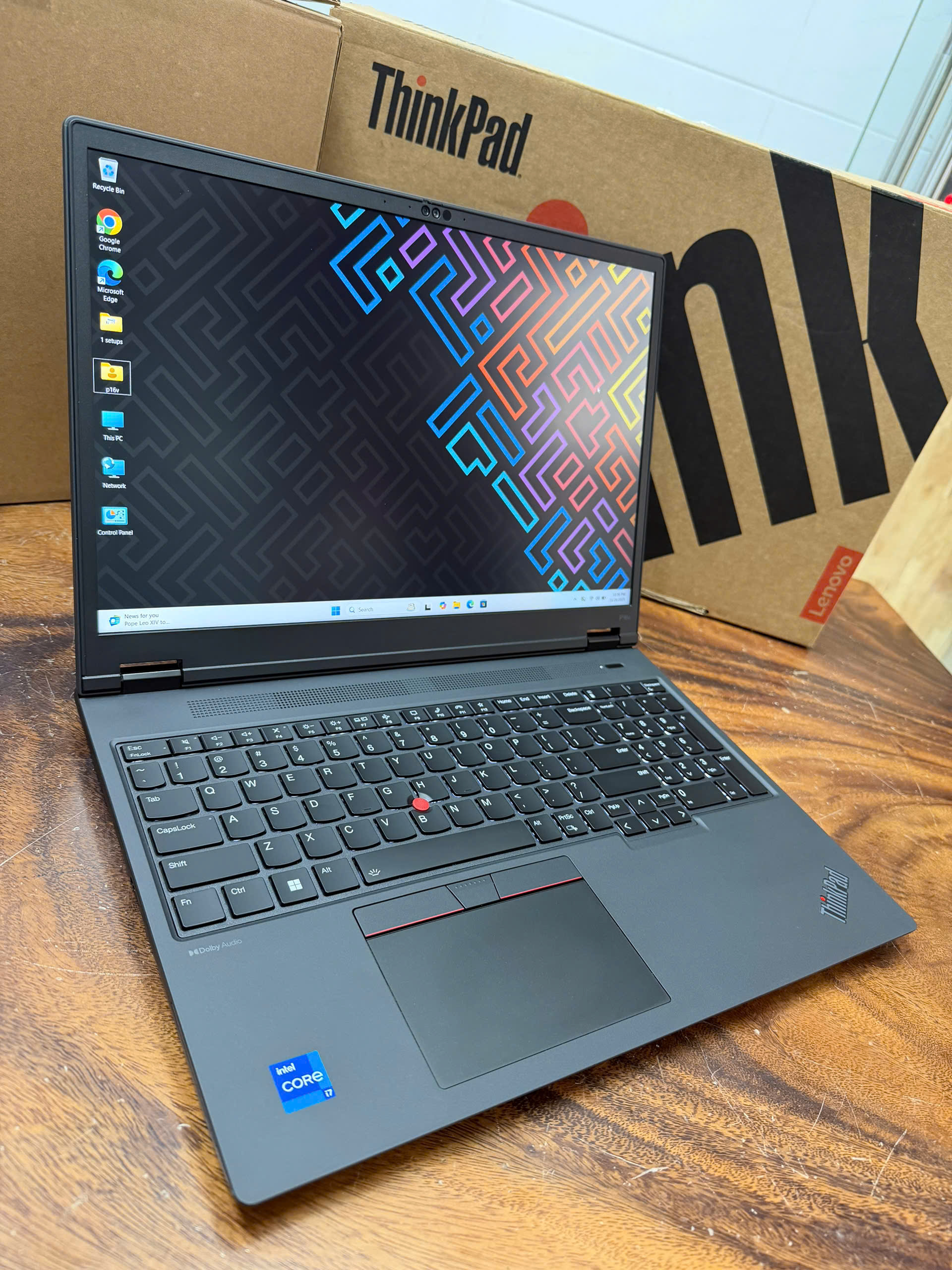 Thinkpad P16v I7 (6)