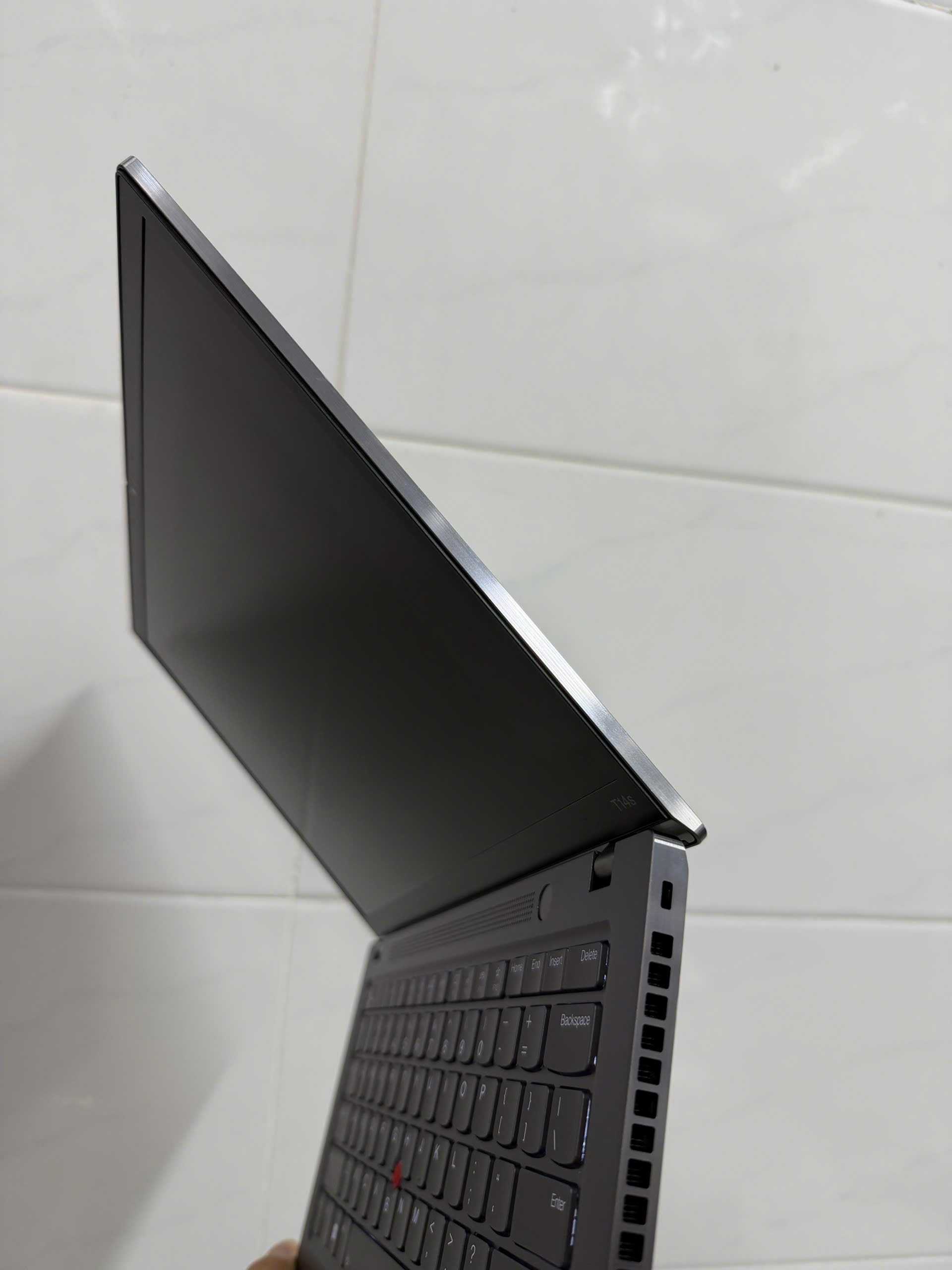 Thinkpad T14s Gen 3 Aluminium (2)