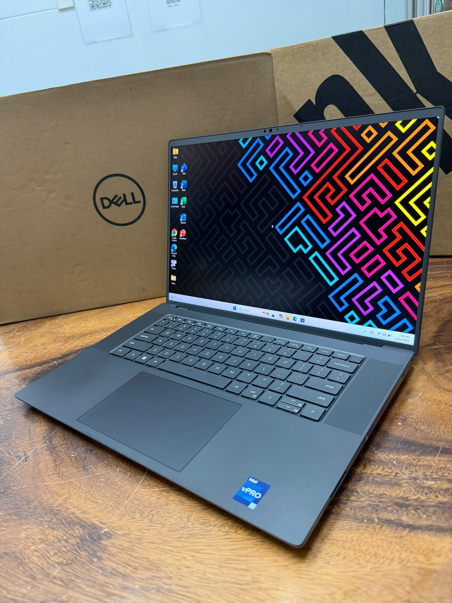 Dell Precision 5680 Core I9 (17)