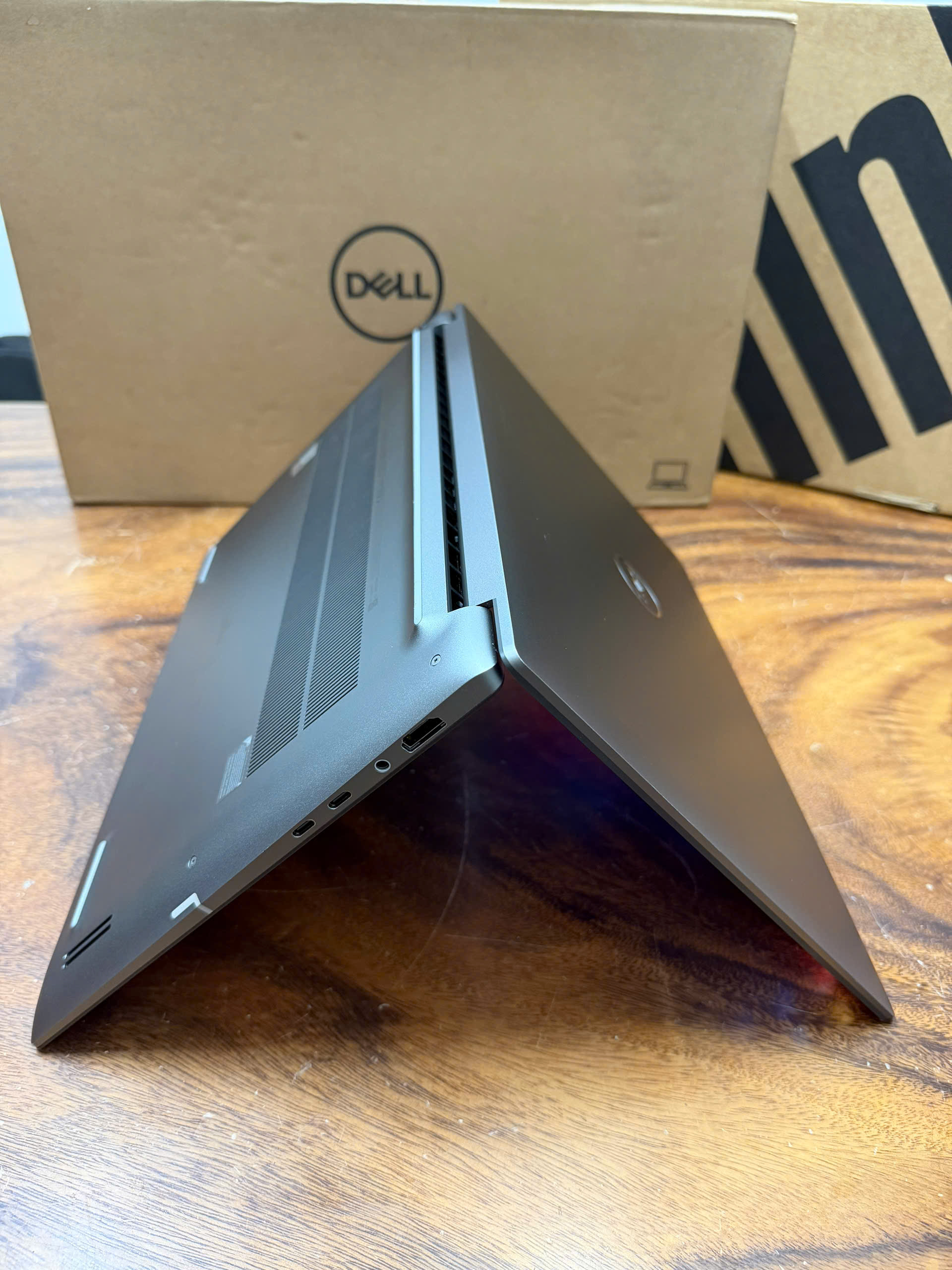 Dell Precision 5690 Ultra 9 Fhd (7)