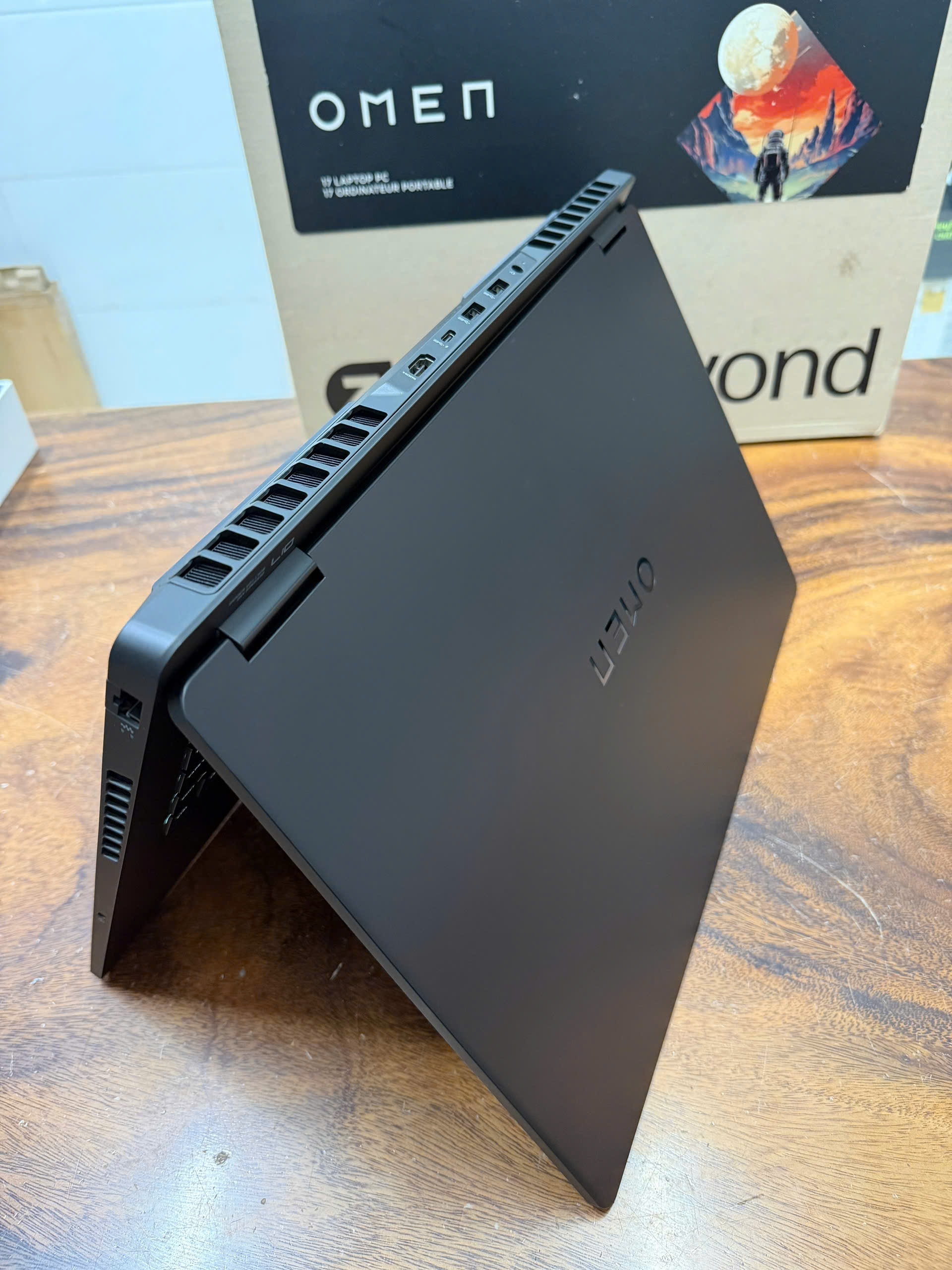 Hp Gaming Omen 17, Ryzen 7 (3)