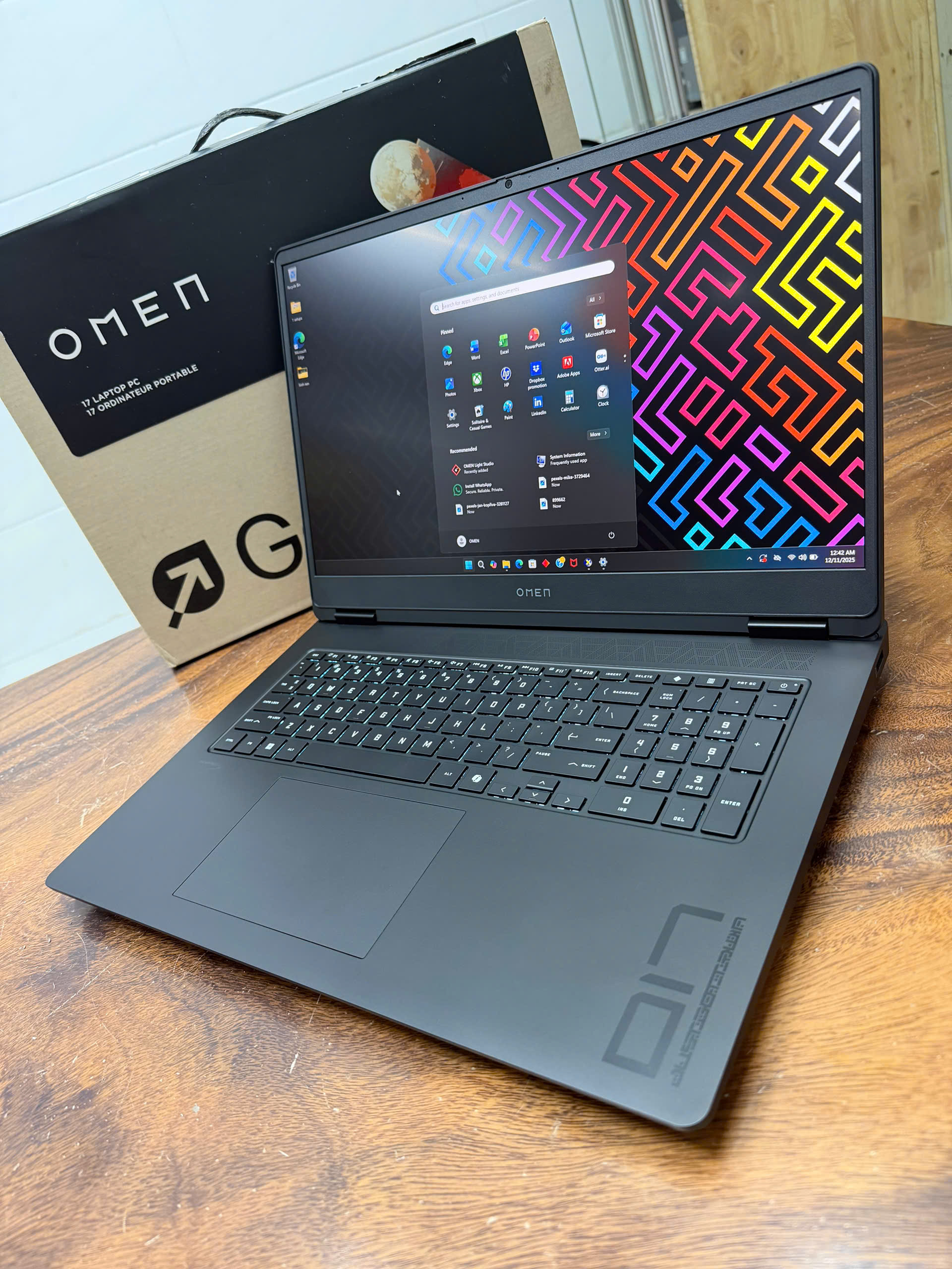 Hp Gaming Omen 17, Ryzen 7 8845hs (2)