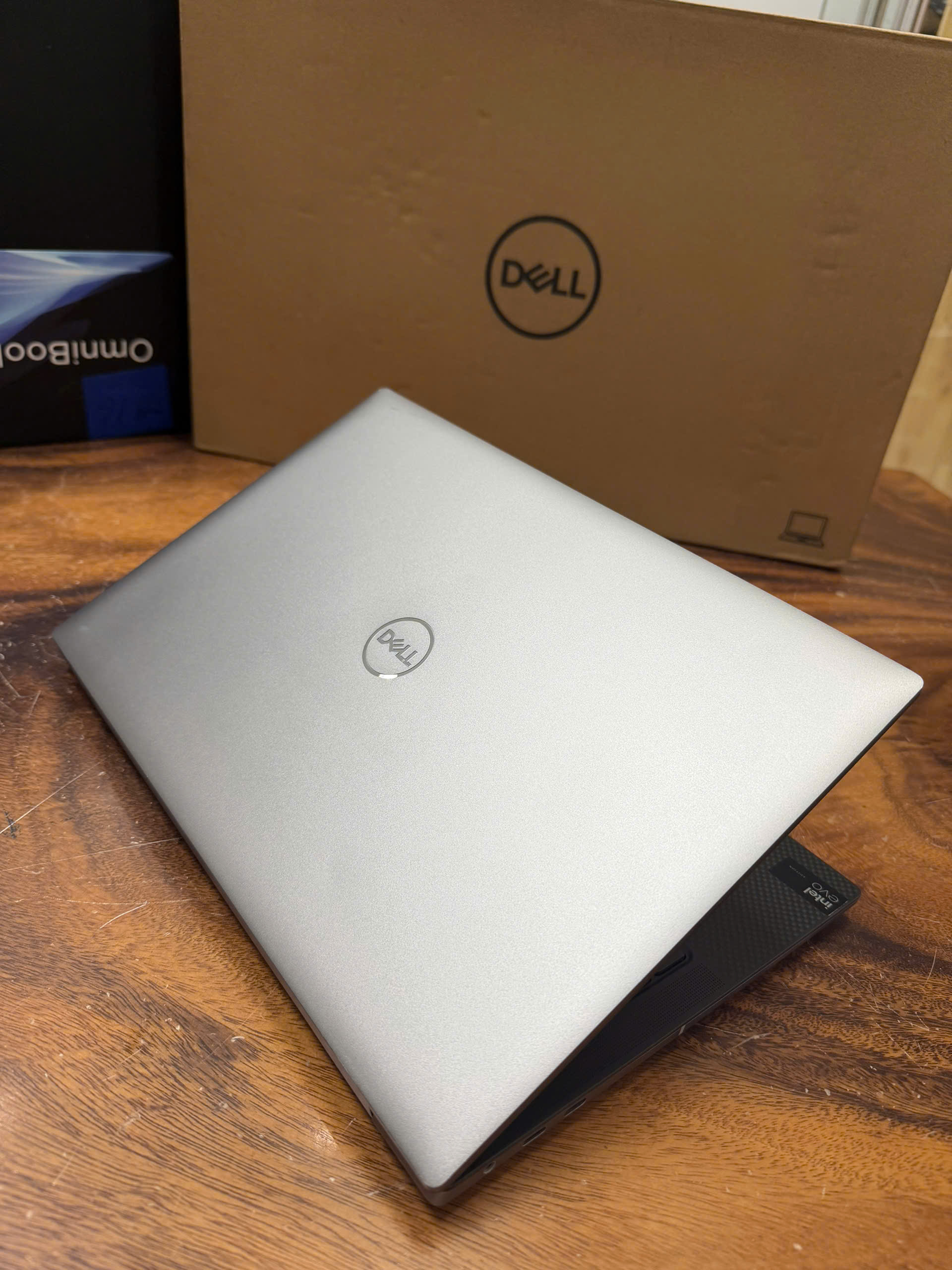 Dell Precision 5490 Ultra 7 (5)