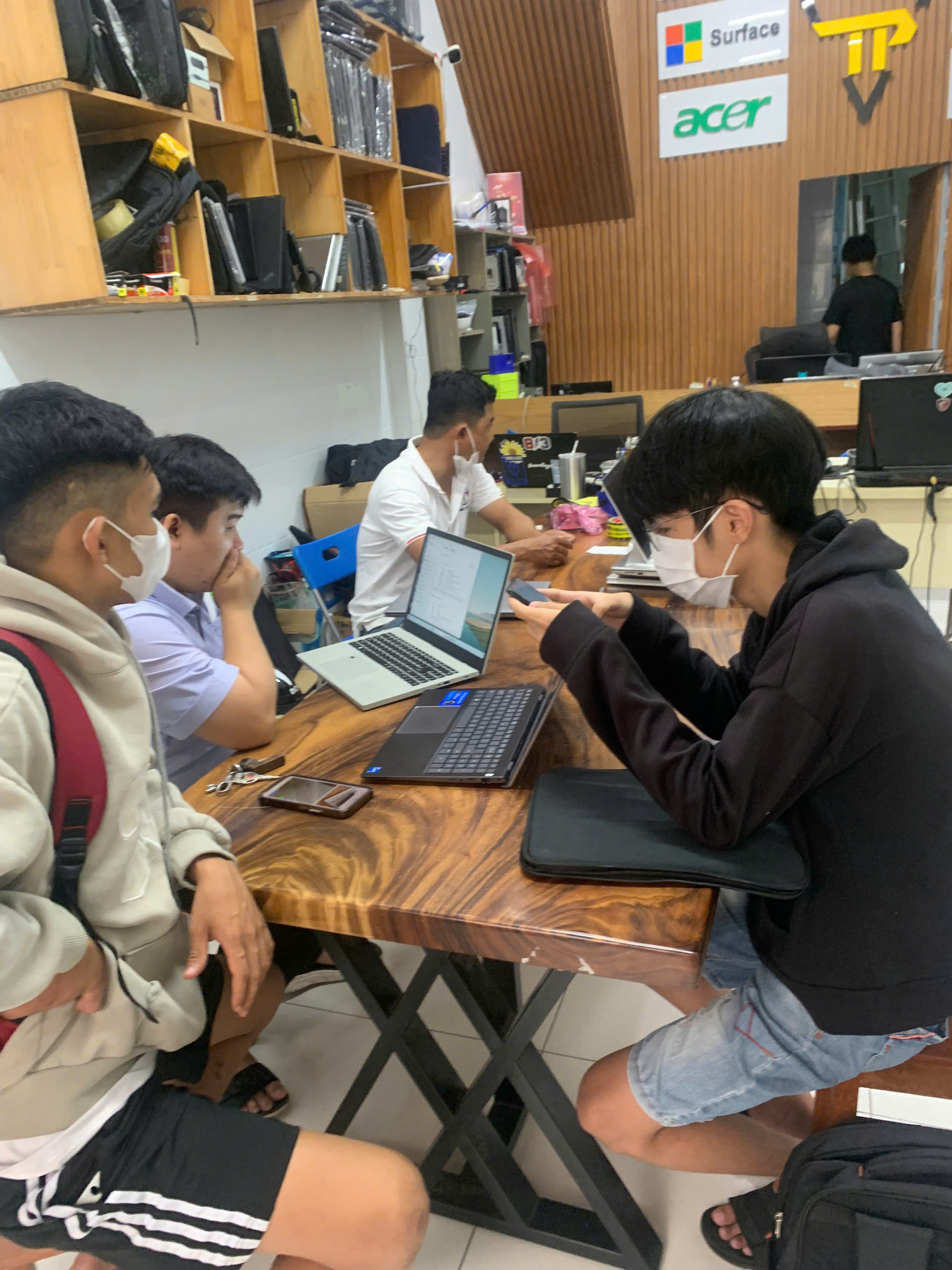 Laptop Triều Phát là đơn vị thu mua laptop cũ uy tín hơn 18 năm kinh nghiệm