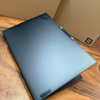 Thinkpad P1 gen 7, Ultra 7 155H, ram 64G, 1TB, RTX 2000Ada, 16in 2.5K