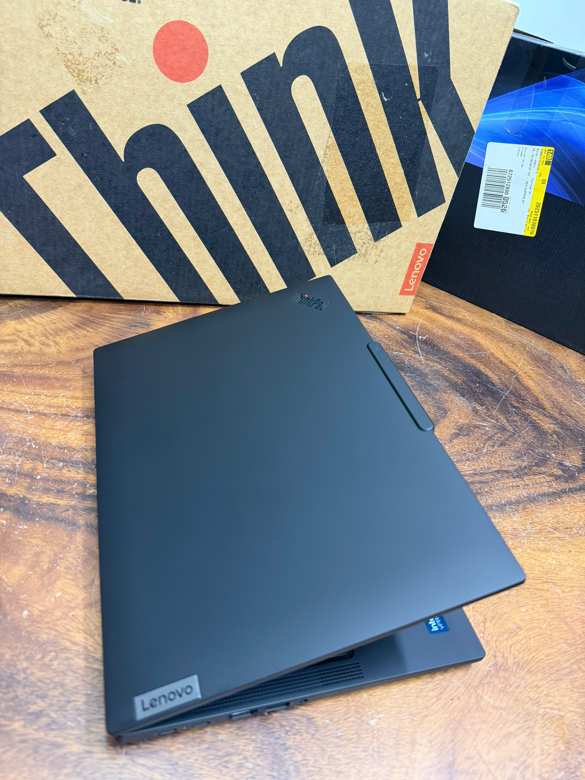 Thinkpad T14 Gen 5 Ultra 5 (4)