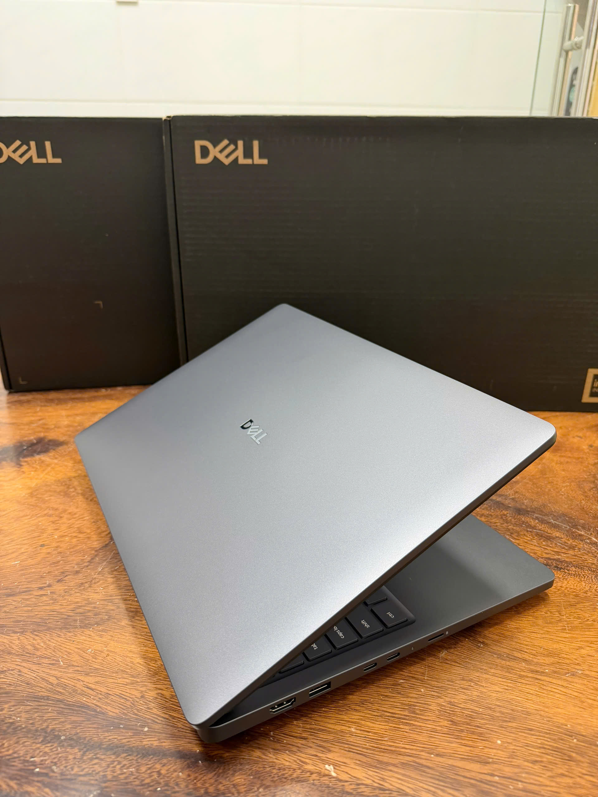 Dell Pro Max 16 Mc16250 (1)