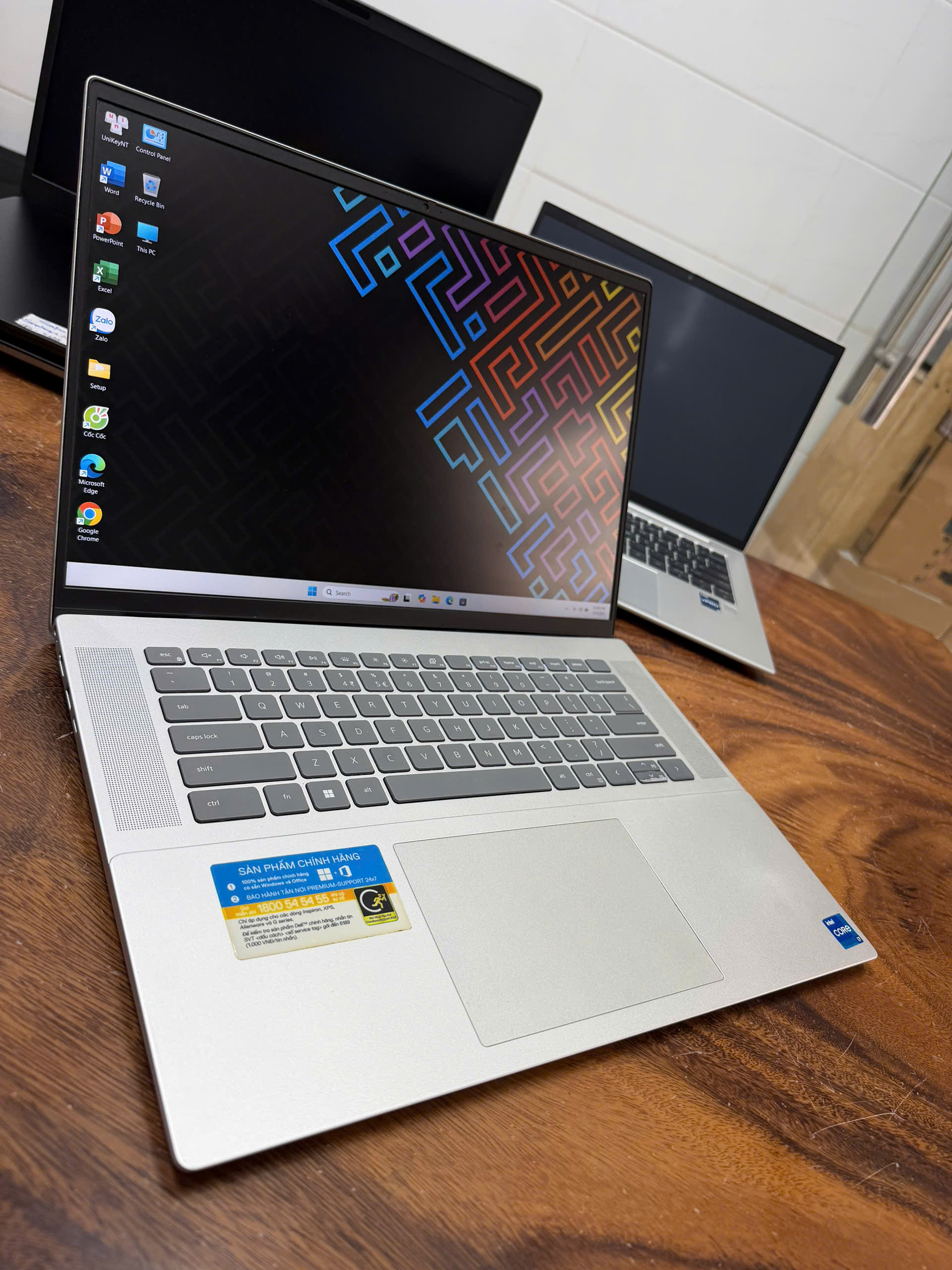 Dell Inspiron 5620 (5)