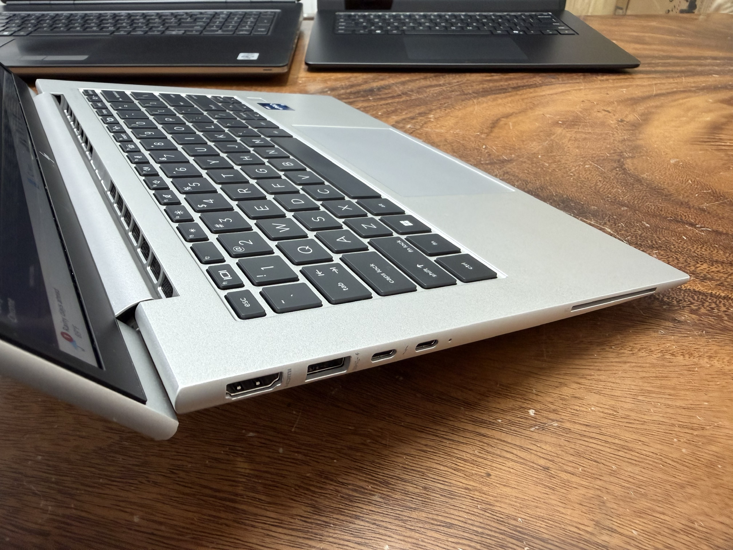 Hp Elitebook 1040 G10 (8)