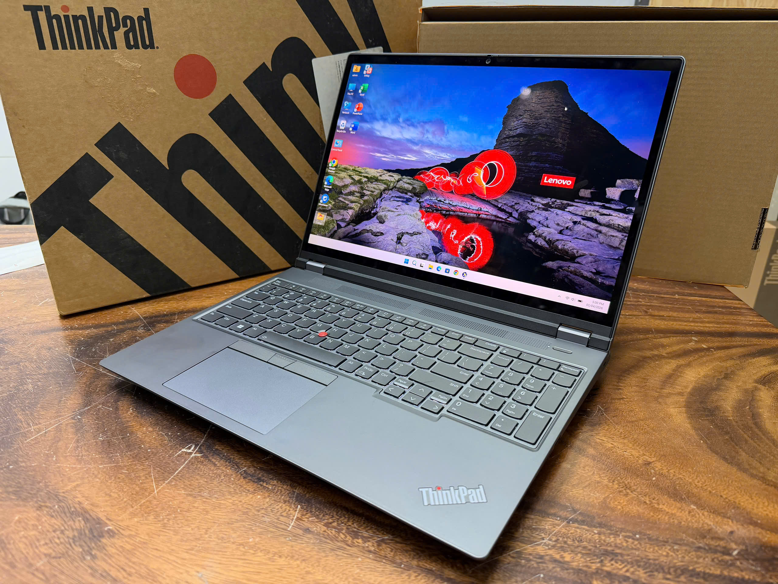 Thinkpad P16 Gen 2 Oled (15)
