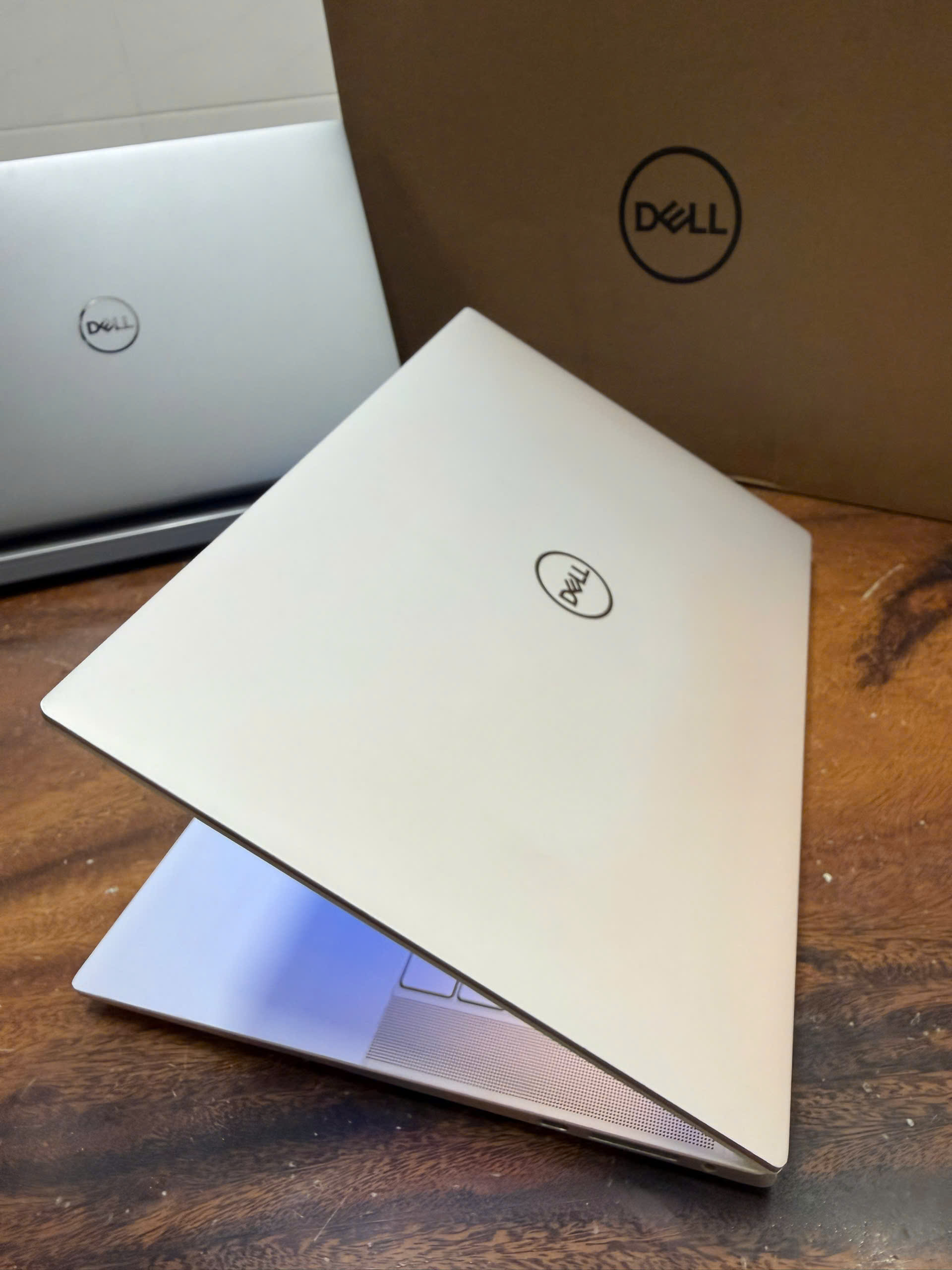 Dell XPS 9510, core i7 11800H, 16G, 512G, RTX3050Ti, 3.5K oled