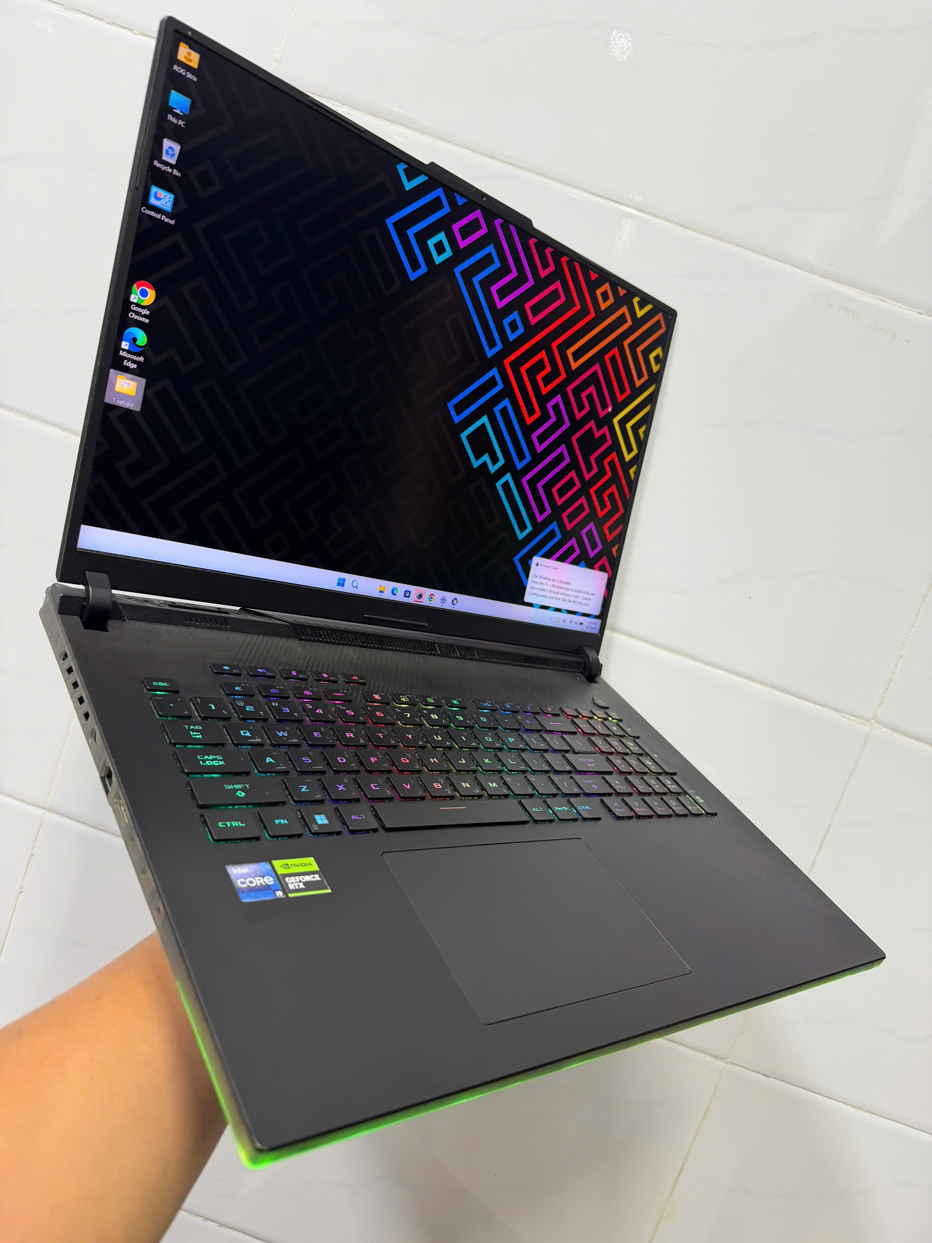 Asus Rog Strix Scar 18 (2)