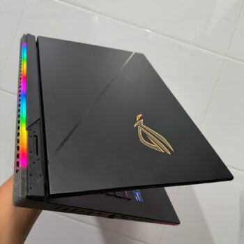 Asus ROG Strix G18 G814JVR, core i9 14900HX, 32G, 1T, RTX4080, 18in QHD+ 240hz