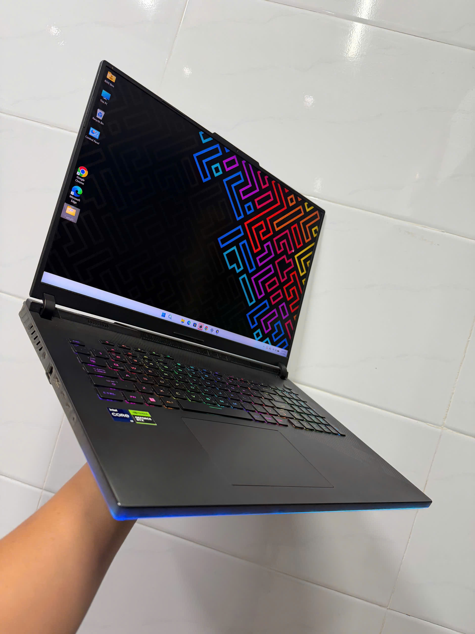 Asus Rog Strix Scar 18 (6)