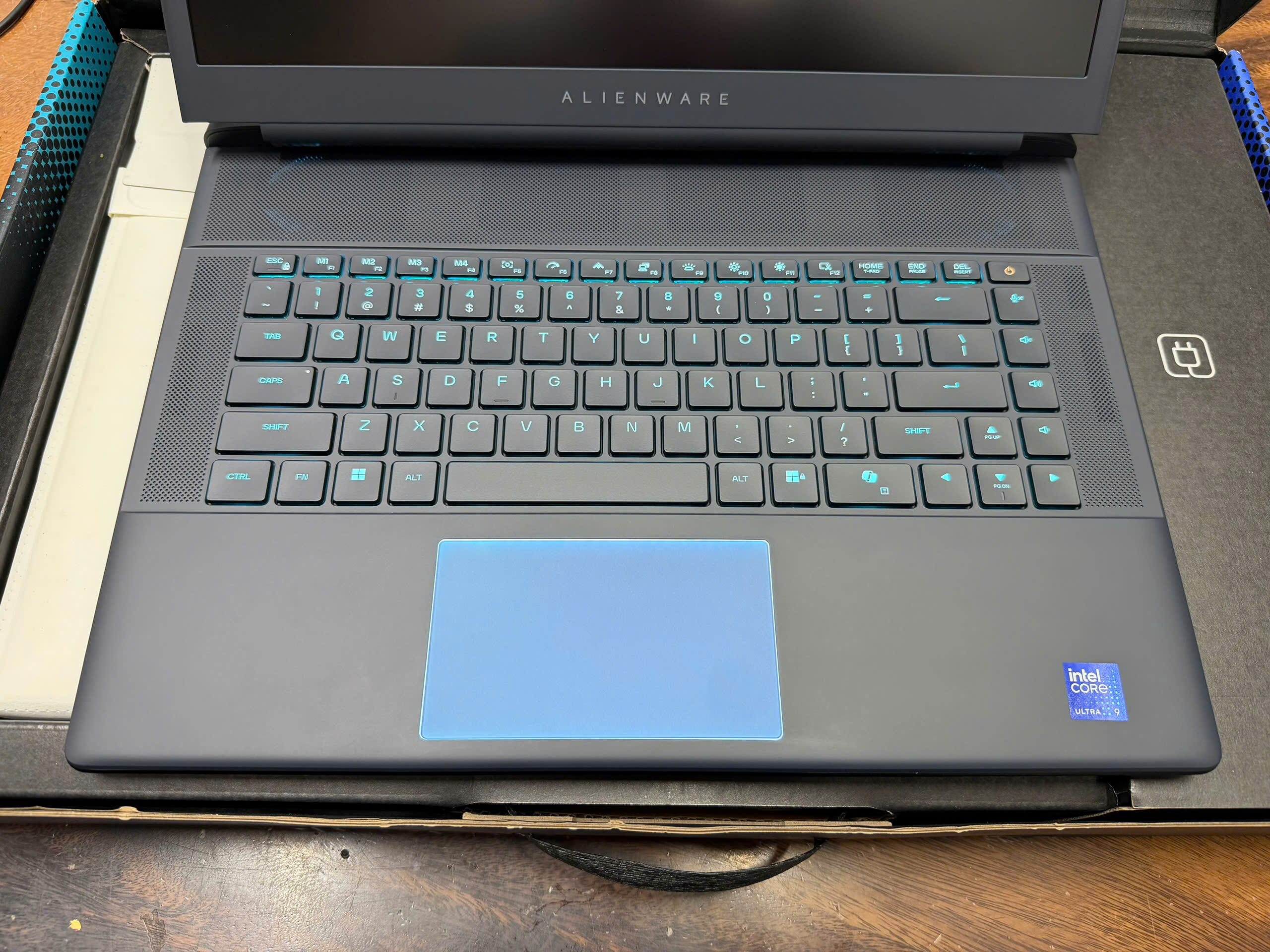 Dell Alienware 16 Area 51 Aa16250 (6)