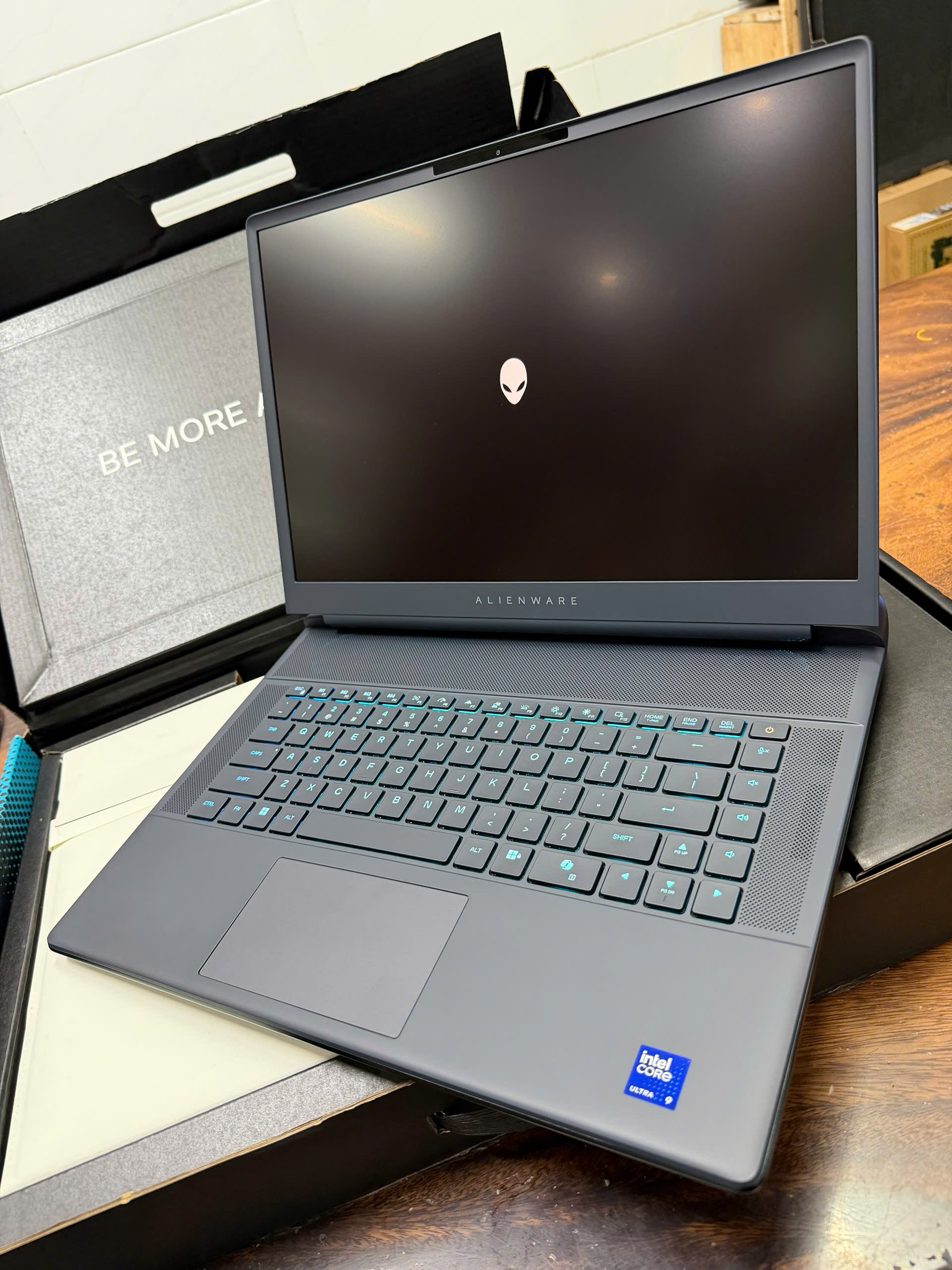 Dell Alienware 16 Area 51 Aa16250 (9)