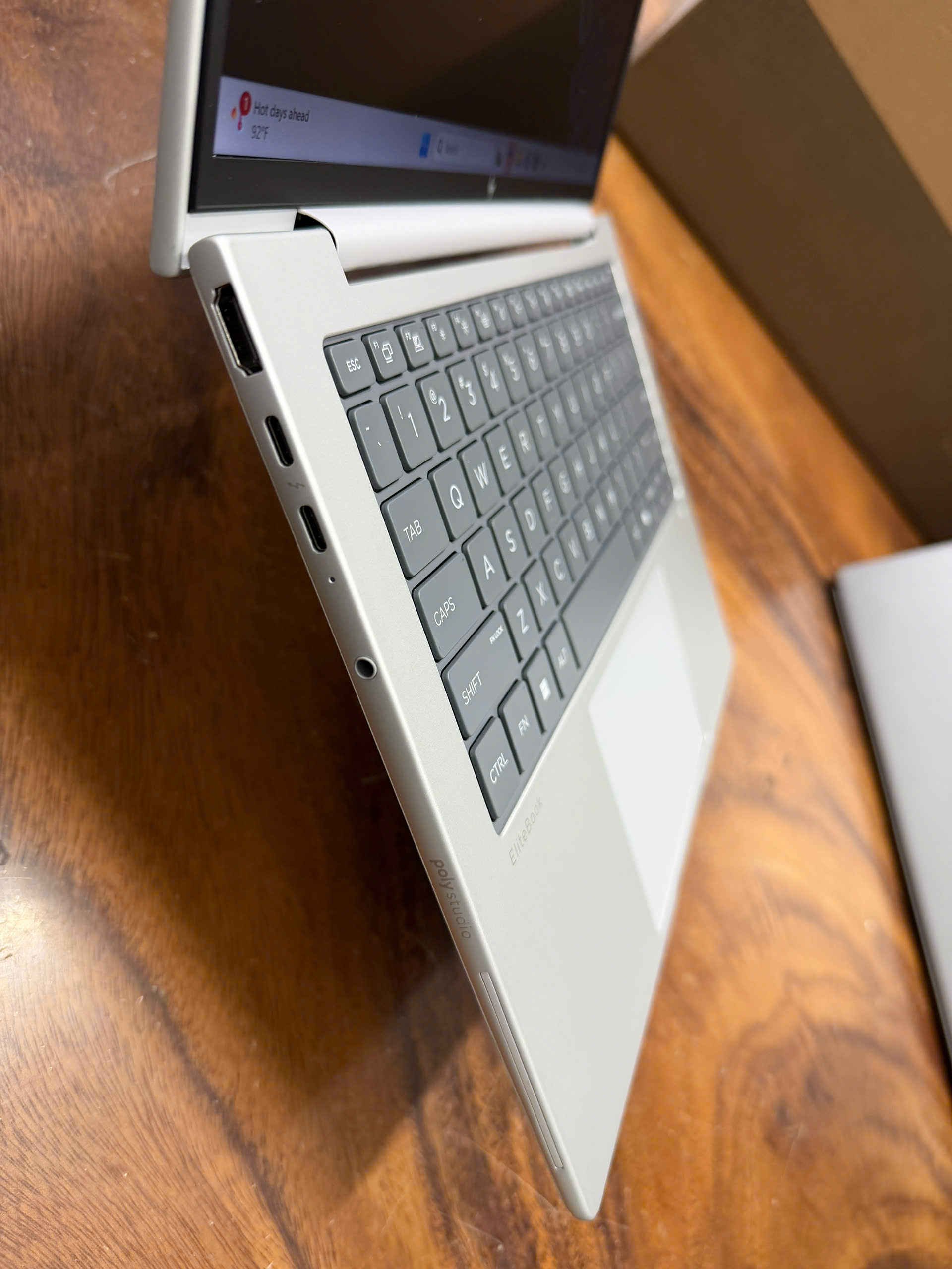 Hp Elitebook 8 G1a 14 Ai (2)
