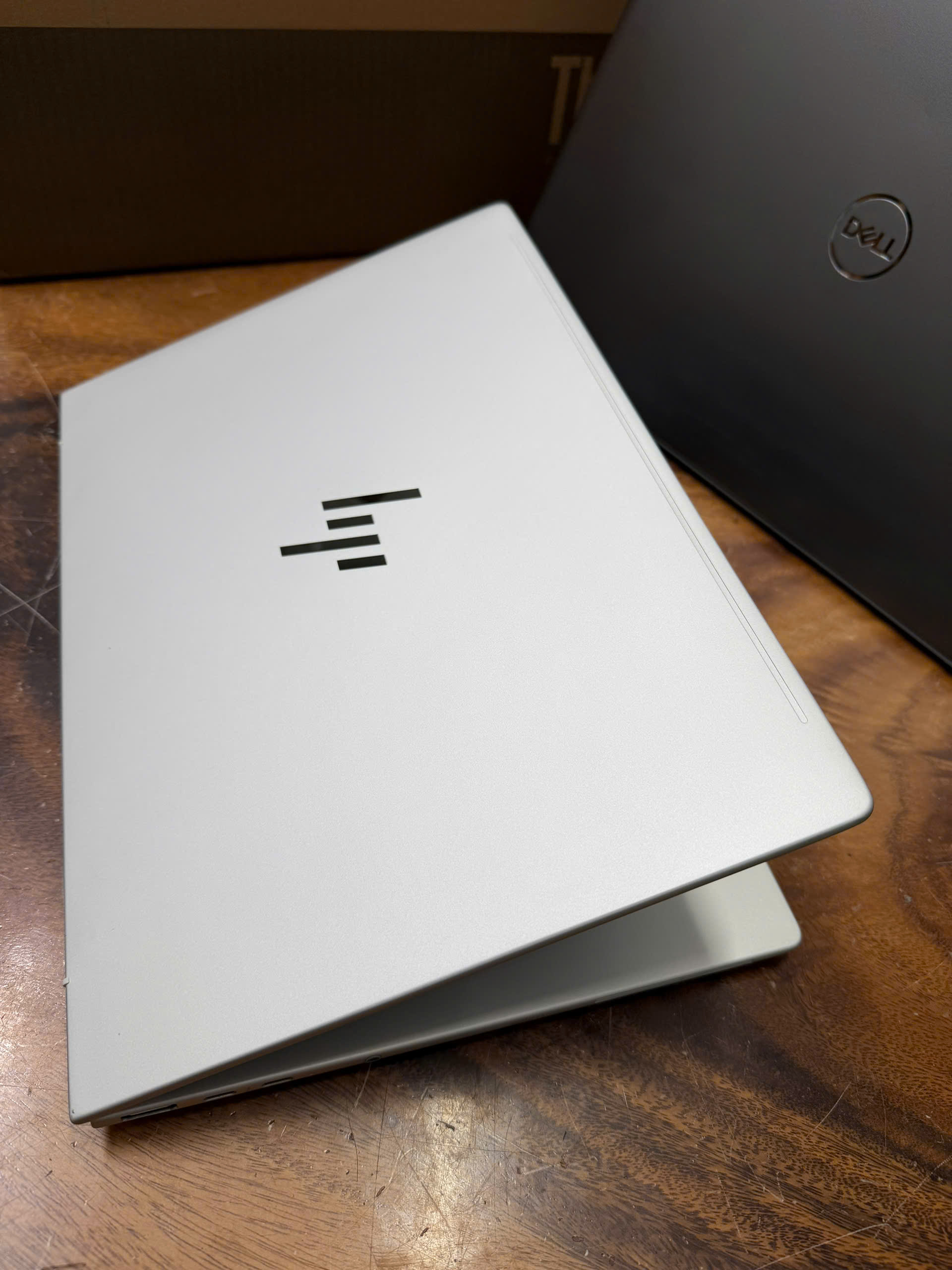 Hp Elitebook 8 G1a 14 AI, AMD Ryzen AI 7 pro 350, 16G, 512G, 14in FHD+.