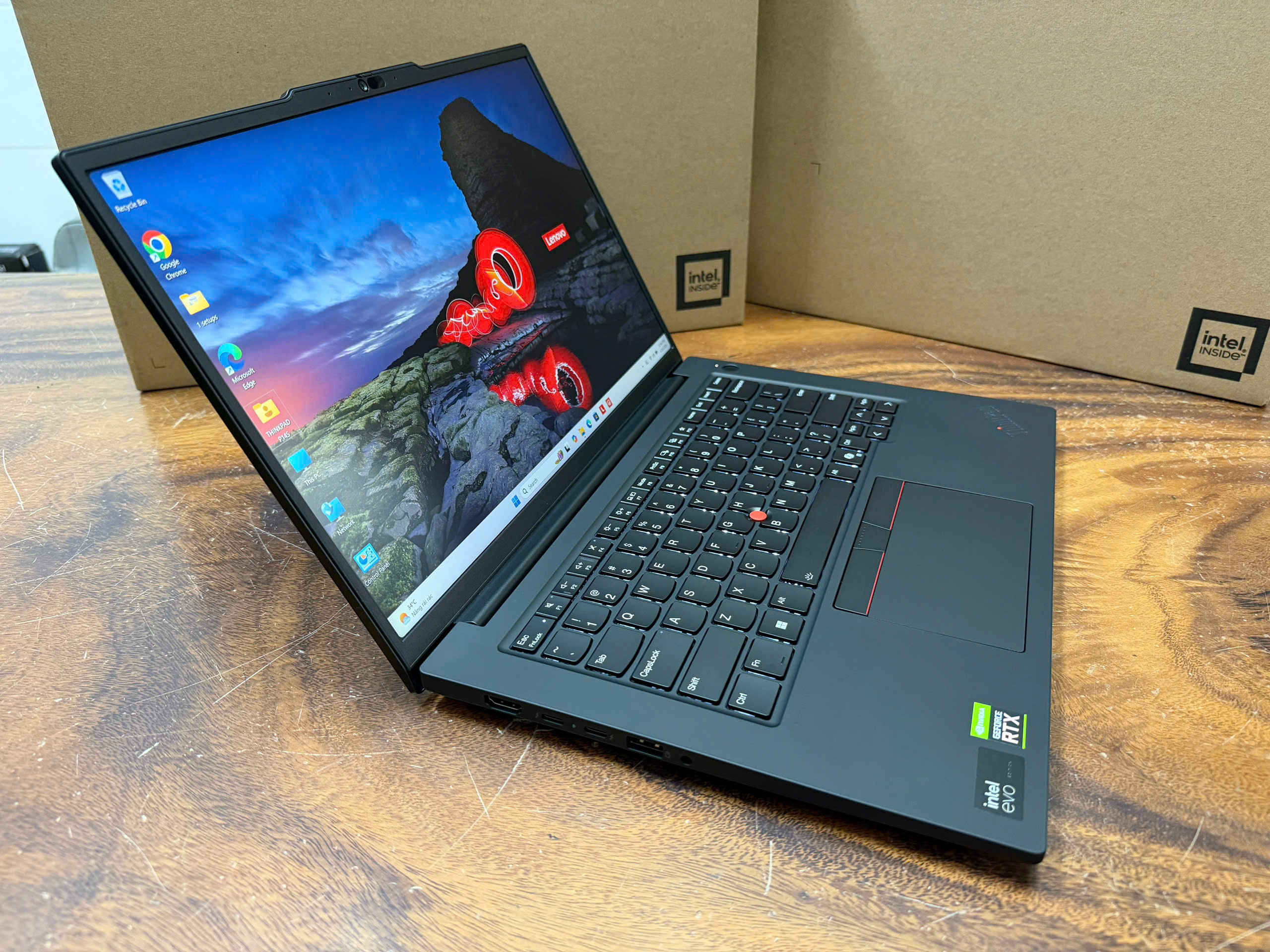 Thinkpad P14s Gen 5 (4)