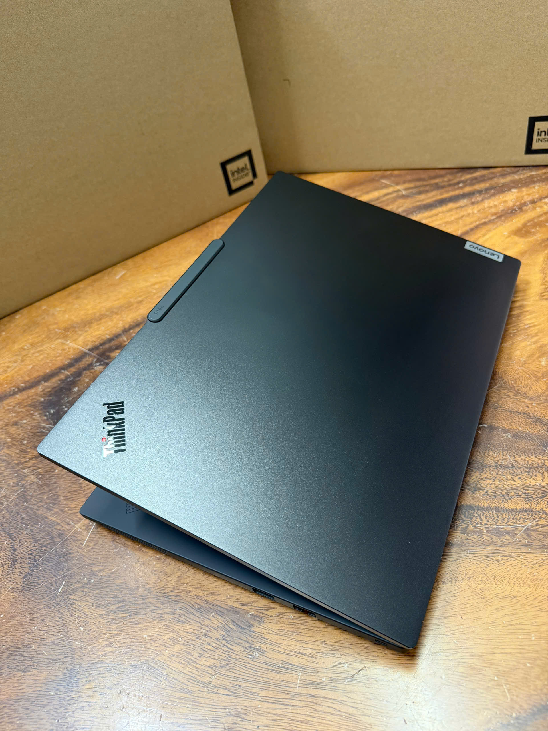 Thinkpad P14s Gen 5 (9)