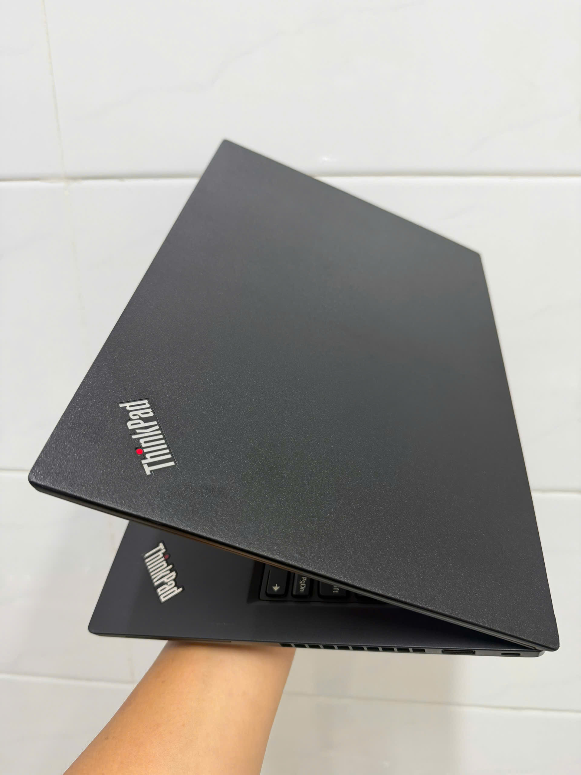 Thinkpad X13 Core I7 (6)