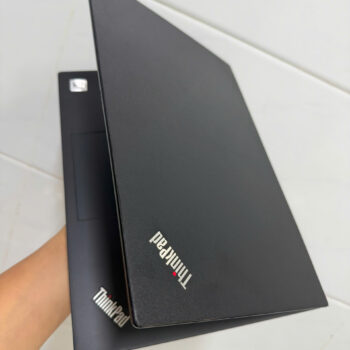 Thinkpad X13, core i7 10510u, 16G, 256G, 13,3in FHD.