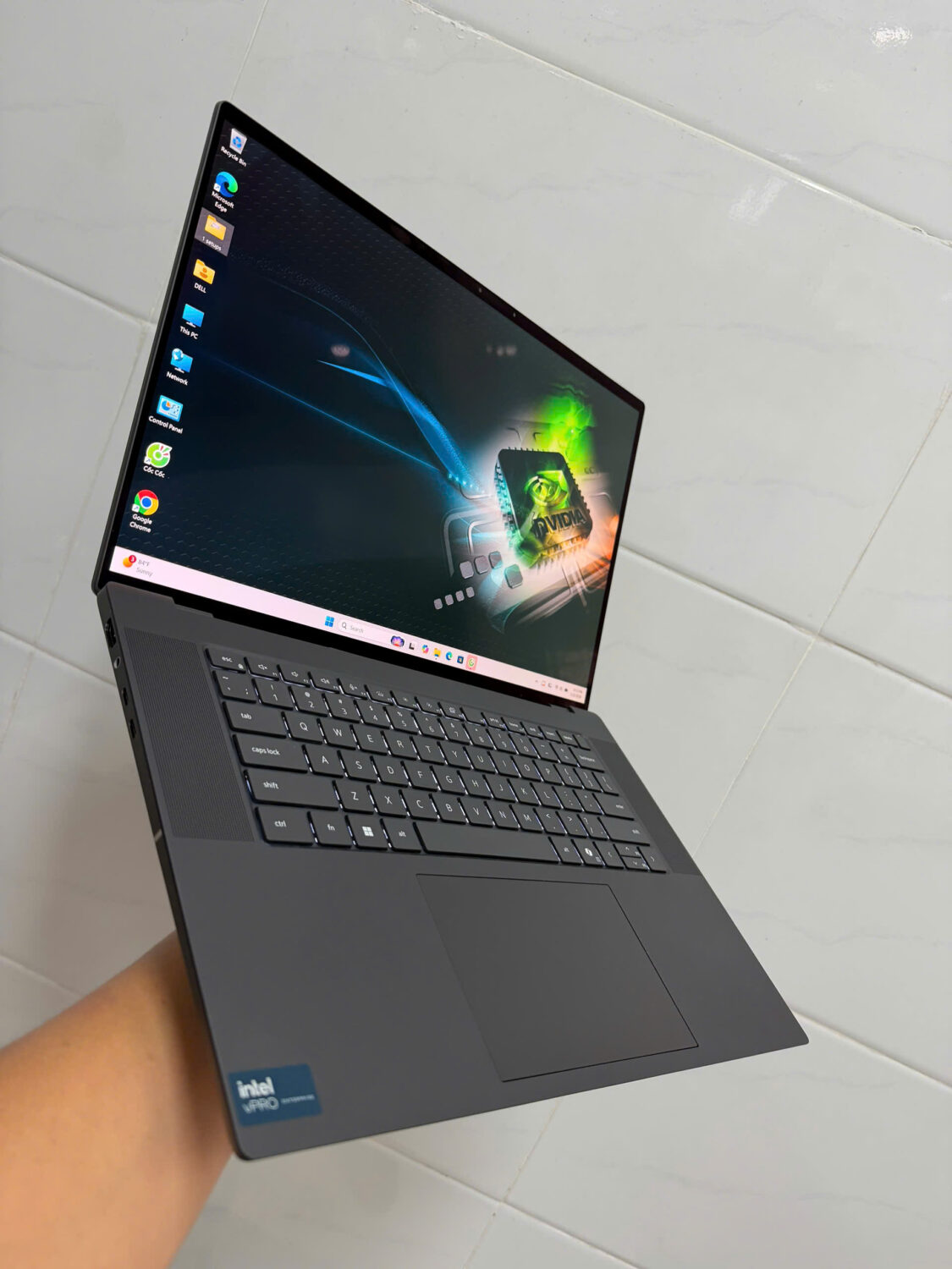 Dell Precision 5690 Oled (4)