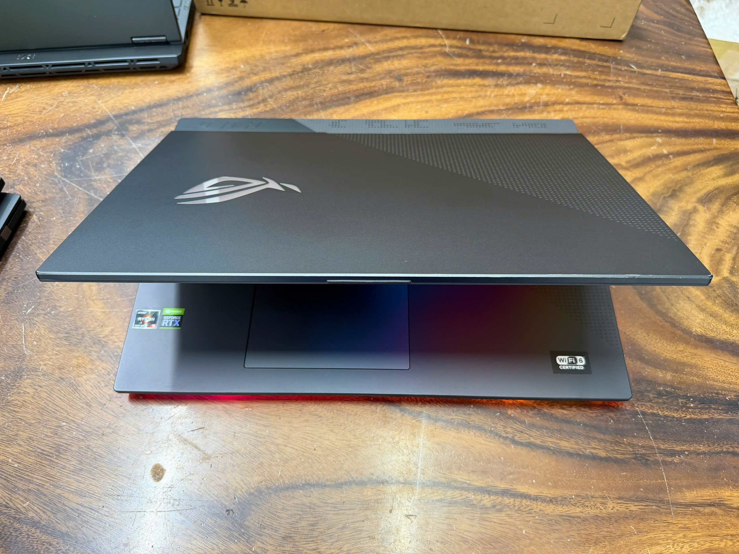 Asus Rog Strix G713 Ryzen 9 (8)