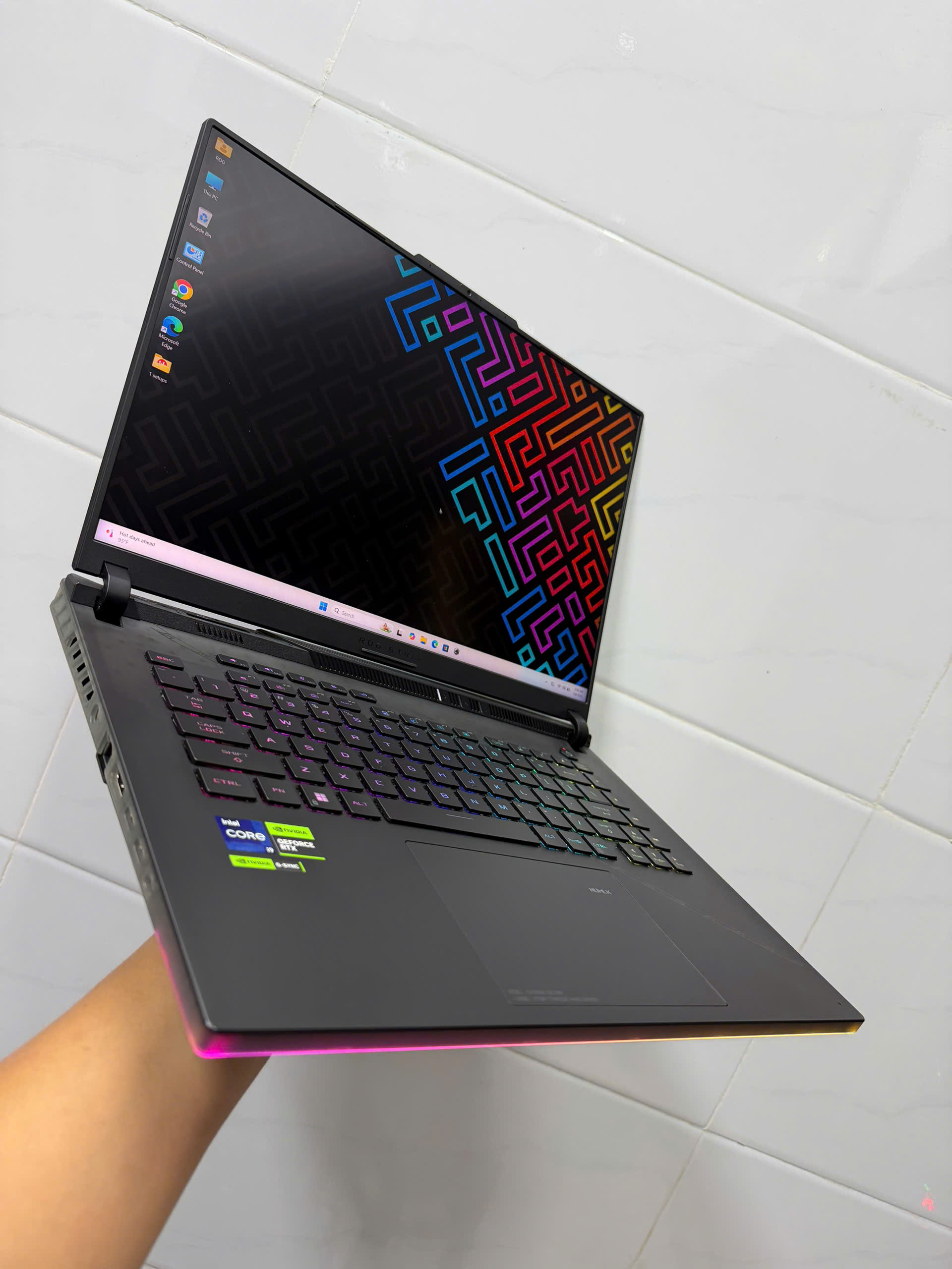 Asus Rog Strix Scar 16 I9 (4)