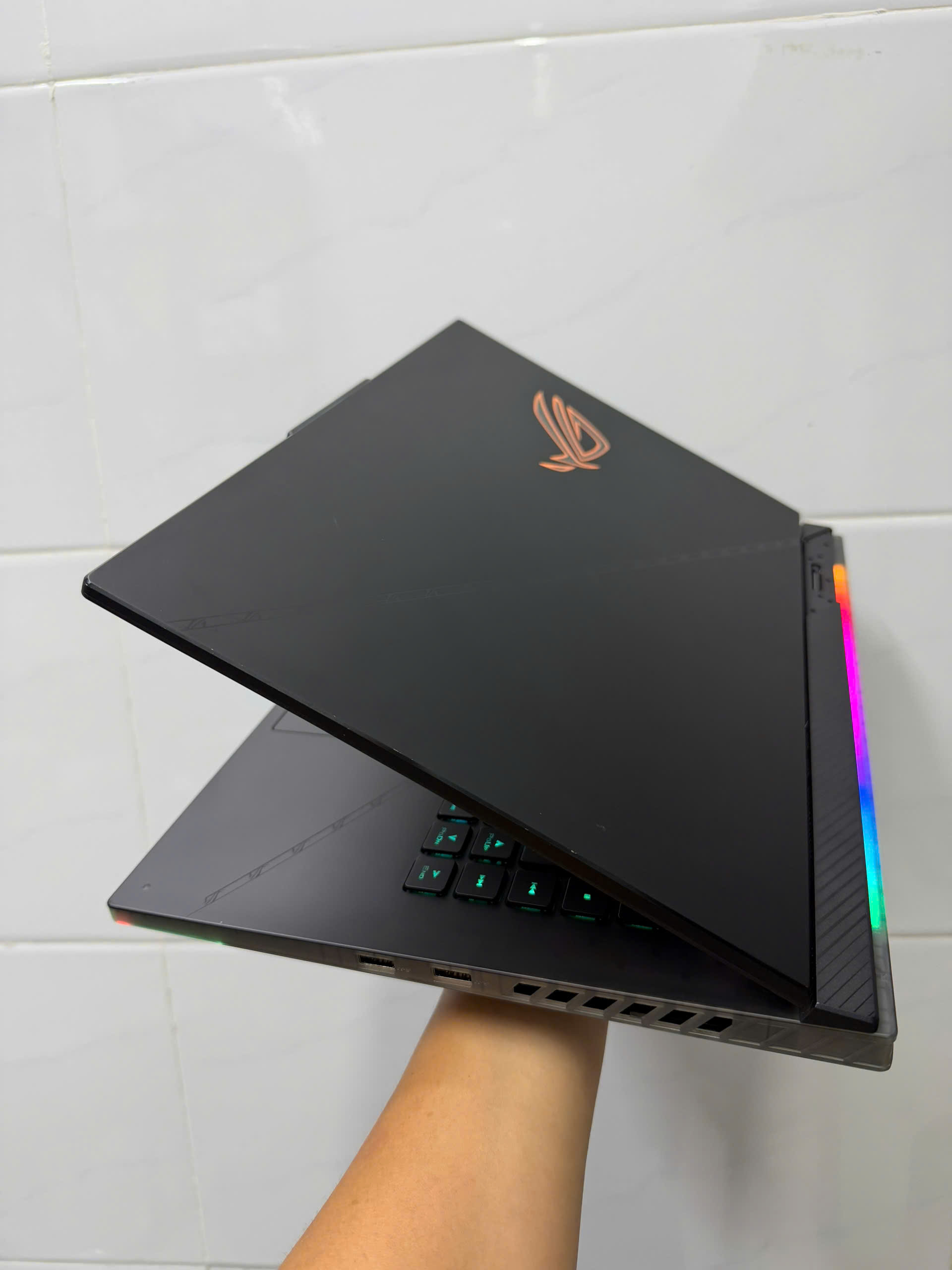 Asus Rog Strix Scar 16 I9 (5)