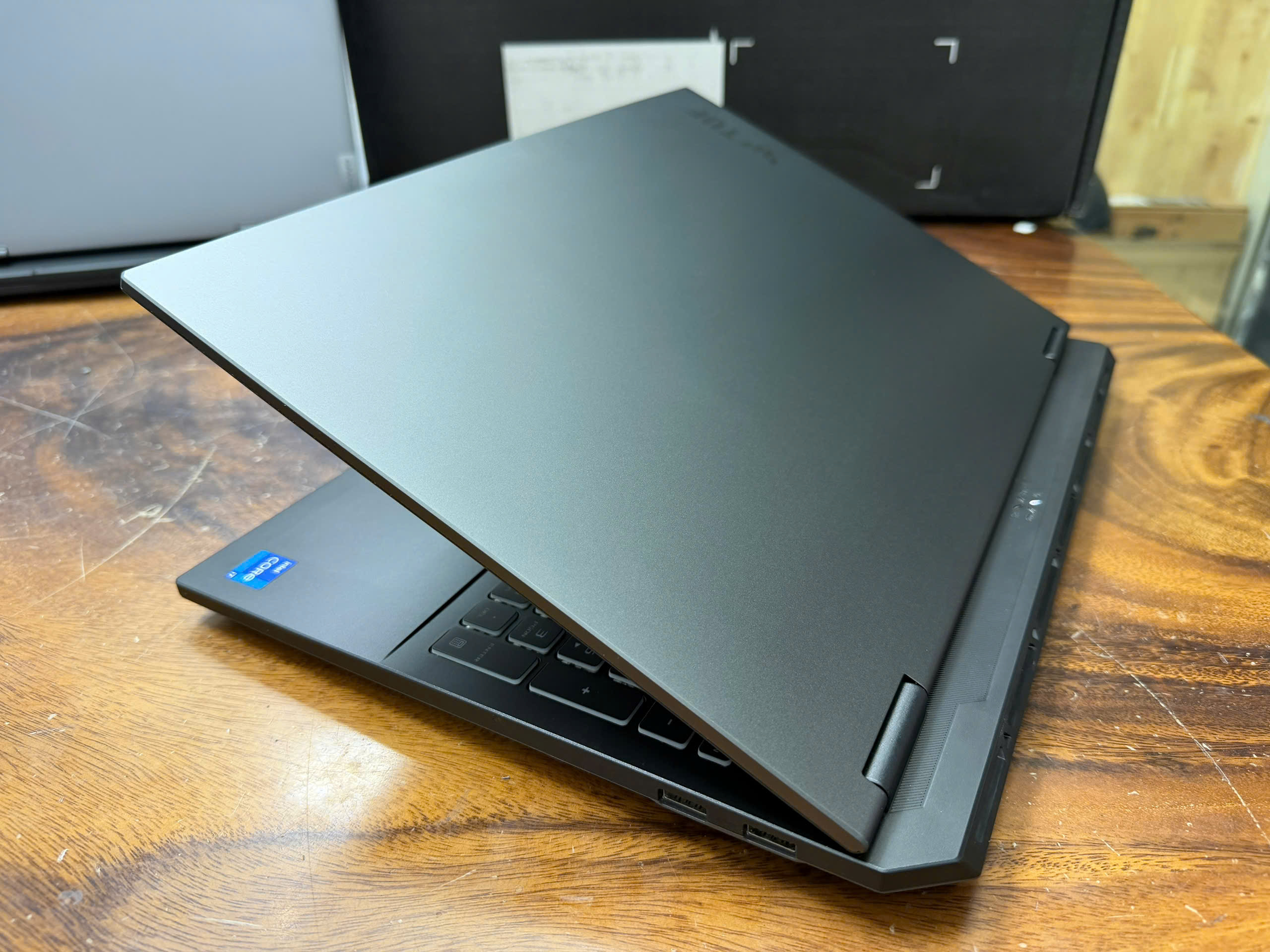 Asus Tuf A16 Fa608 I7 (1)