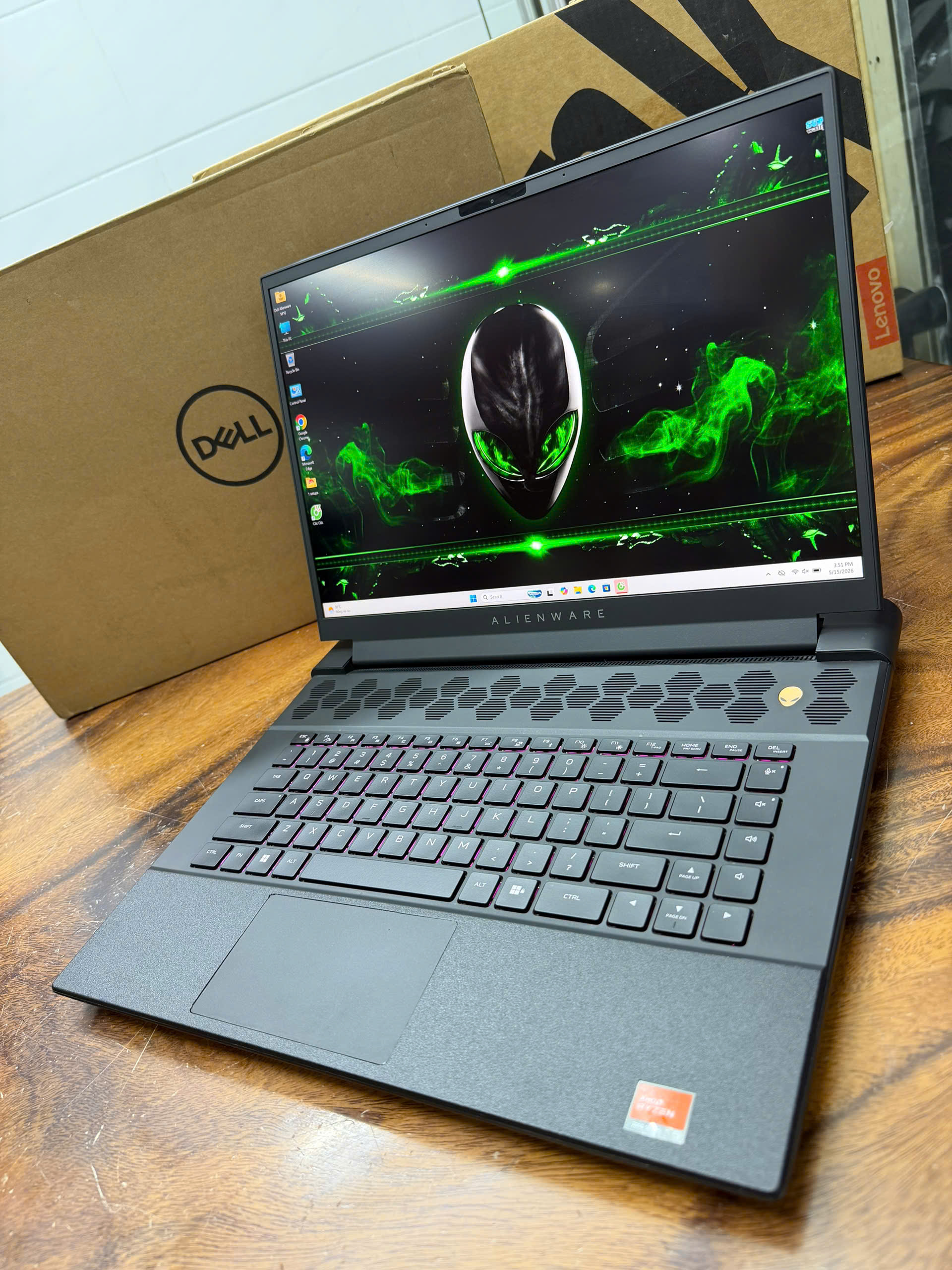 Dell Alienware M16 R1 Ryzen 9 7845hx (5)