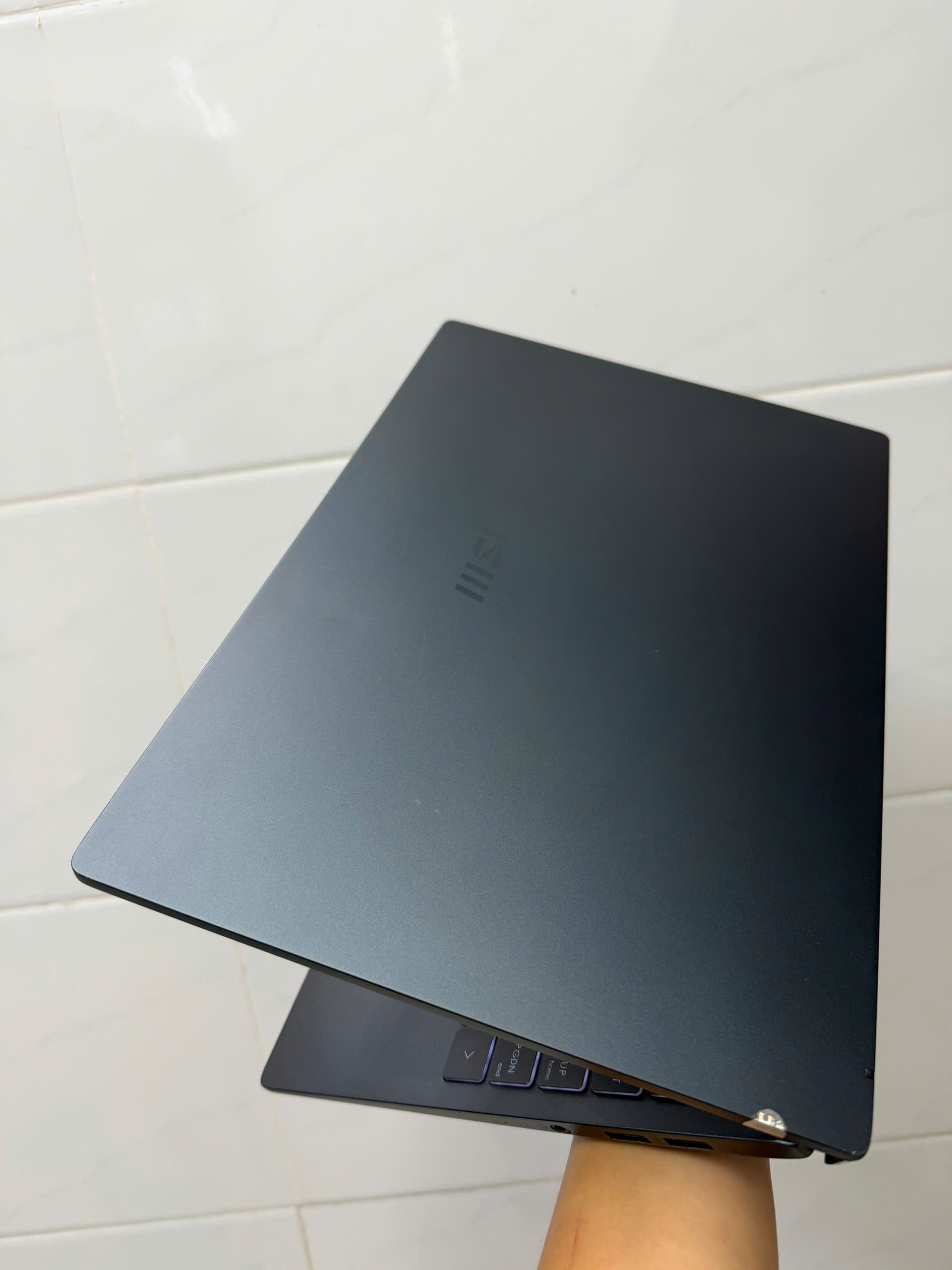 Msi Modern 14 B11sbu (1)