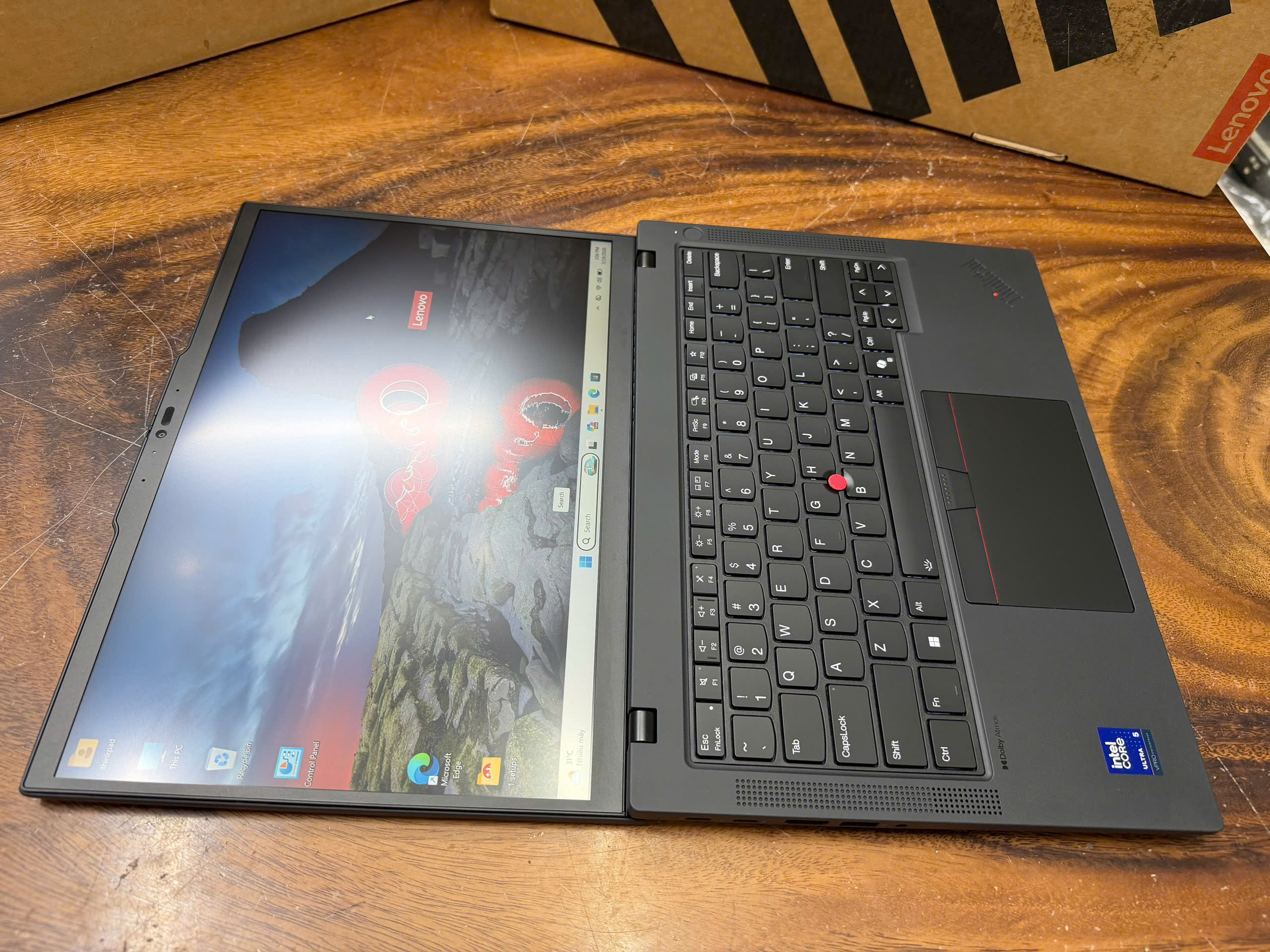 Thinkpad T14 Gen 6 Ultra 5 (11)