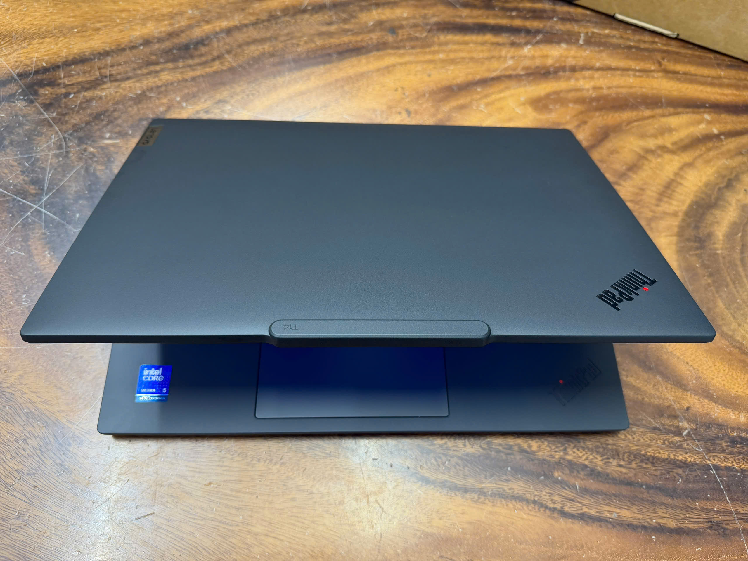 Thinkpad T14 Gen 6 Ultra 5 (2)