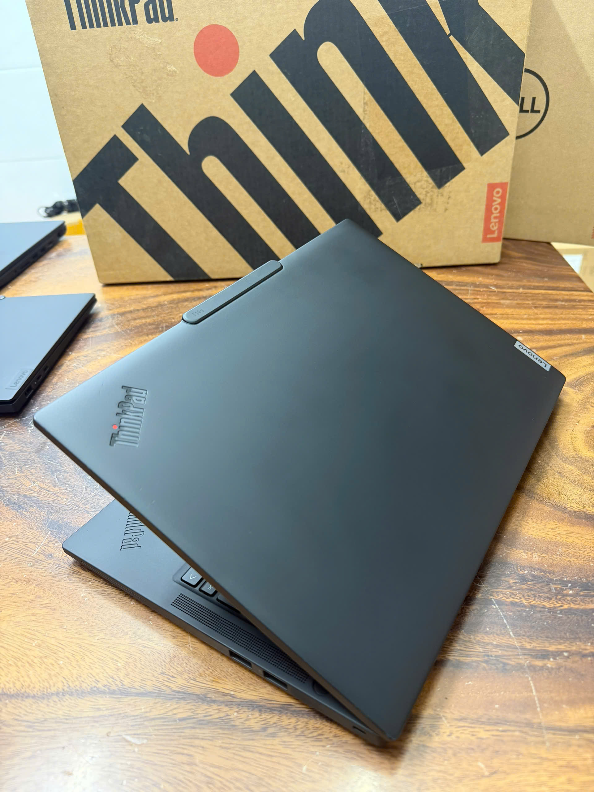 Thinkpad T14s Gen 5 (3)
