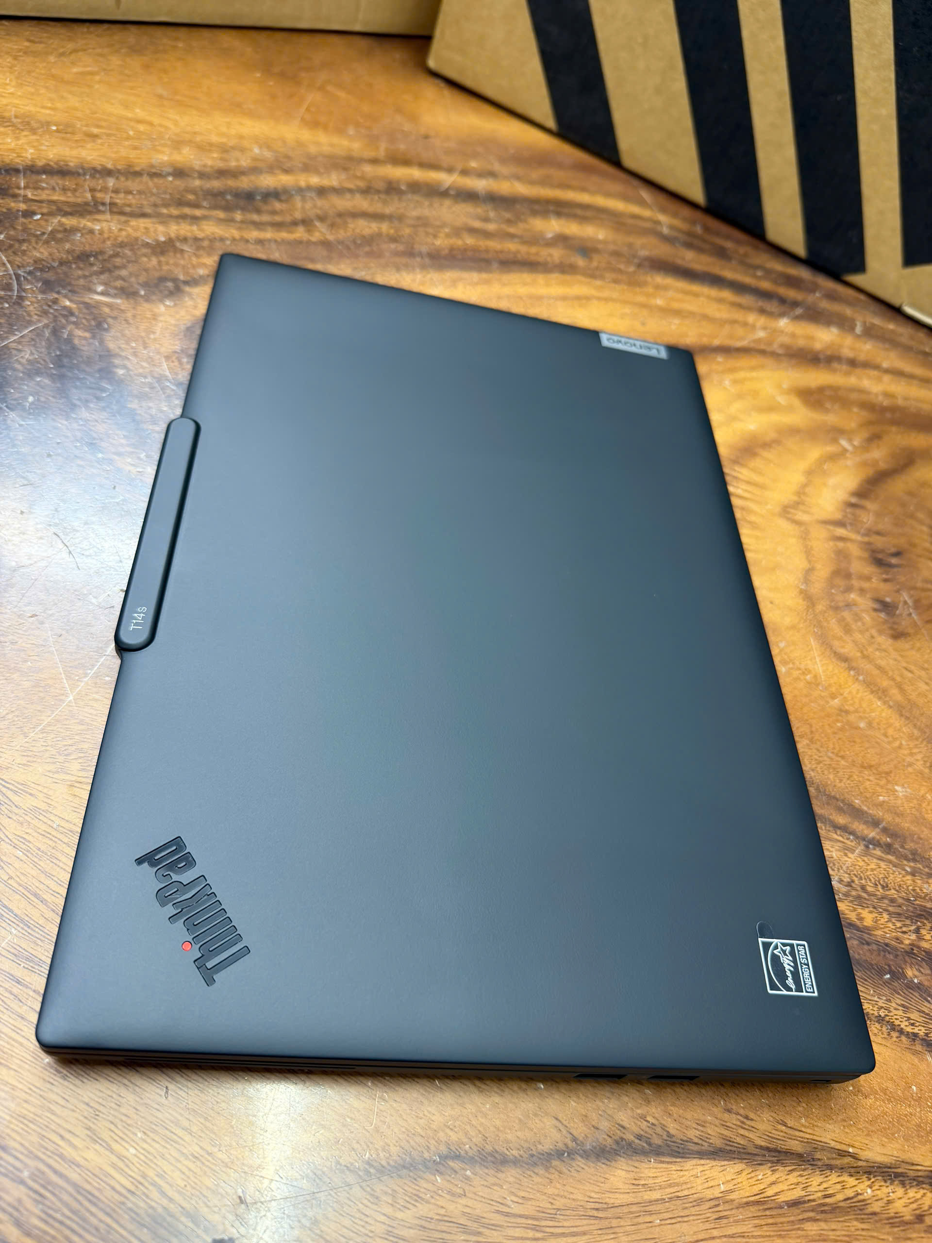 Thinkpad T14s Gen 6 Ryzen 7 (7)