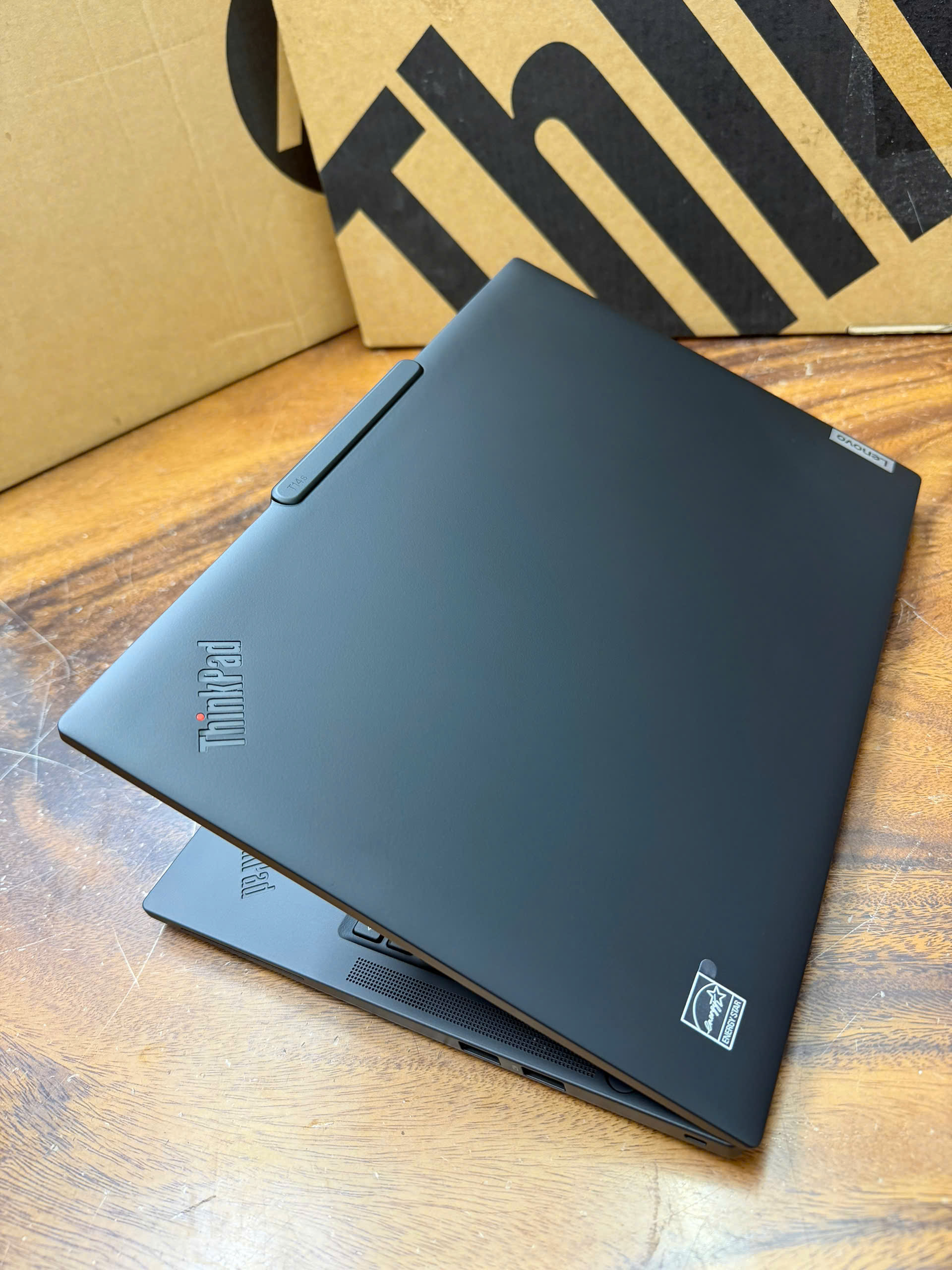 Thinkpad T14s Gen 6 Ryzen 7 (8)