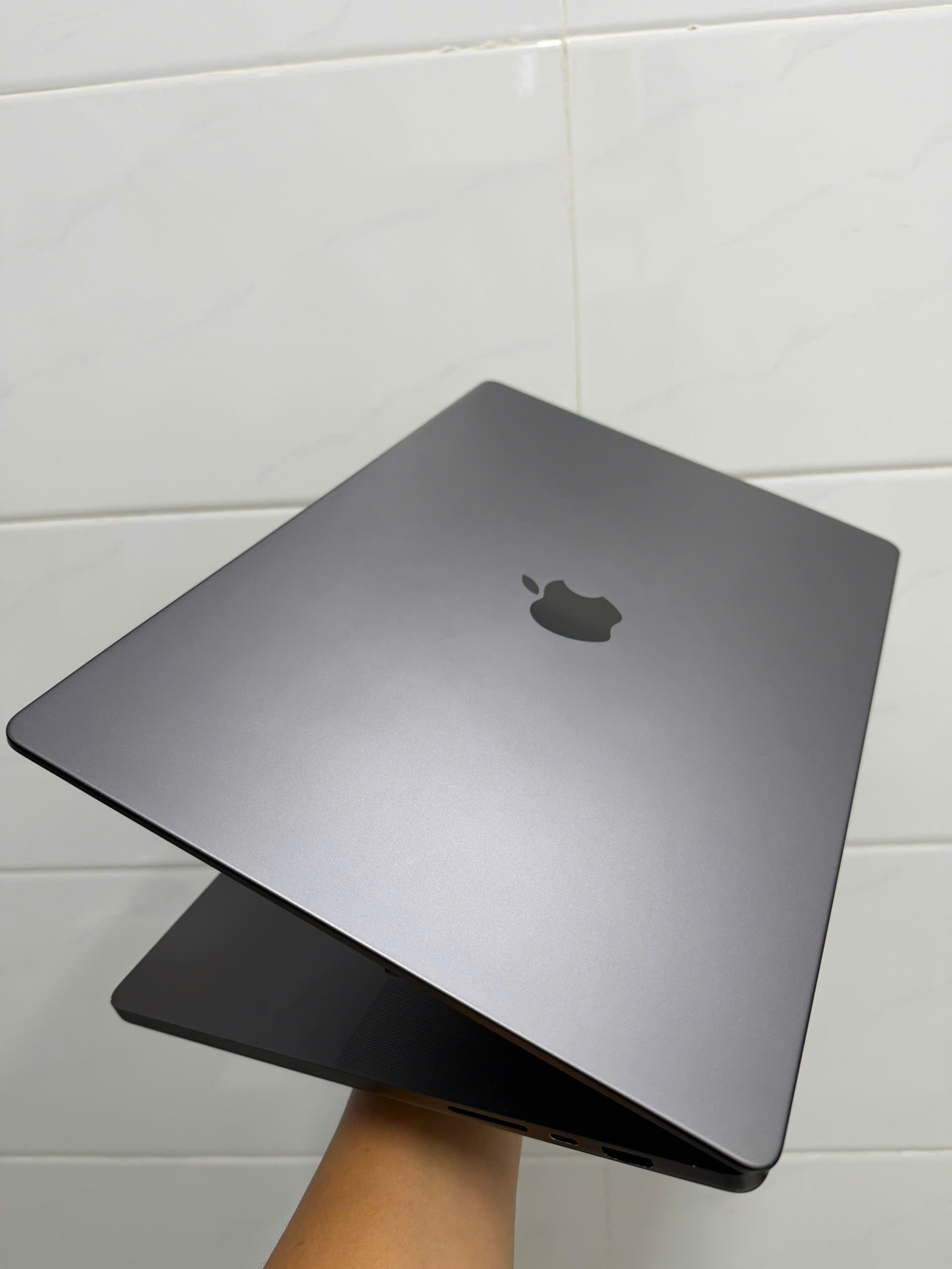 Macbook Pro 16 M3 Max (1)