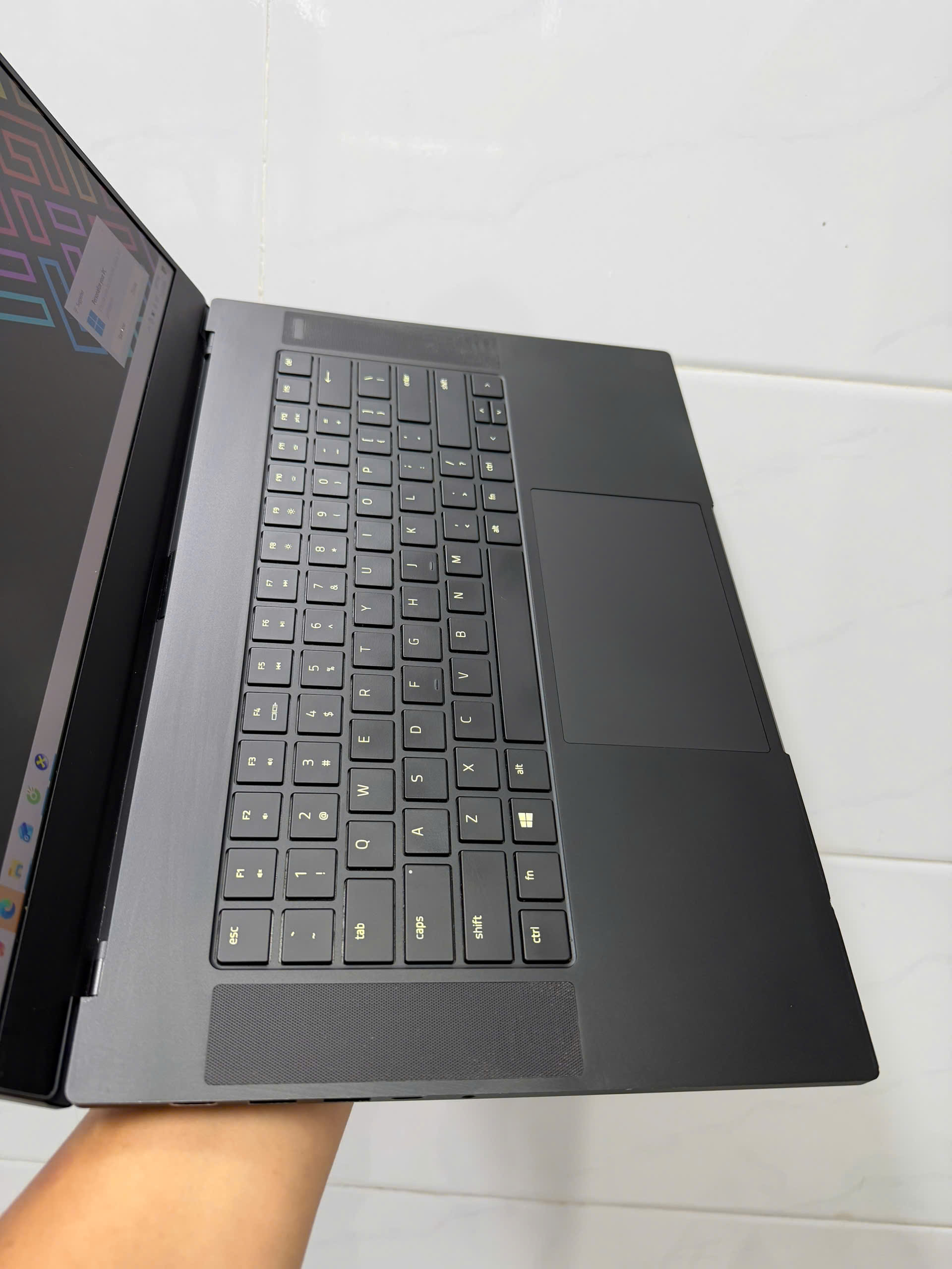 Razer Blade 15 Ad (4)