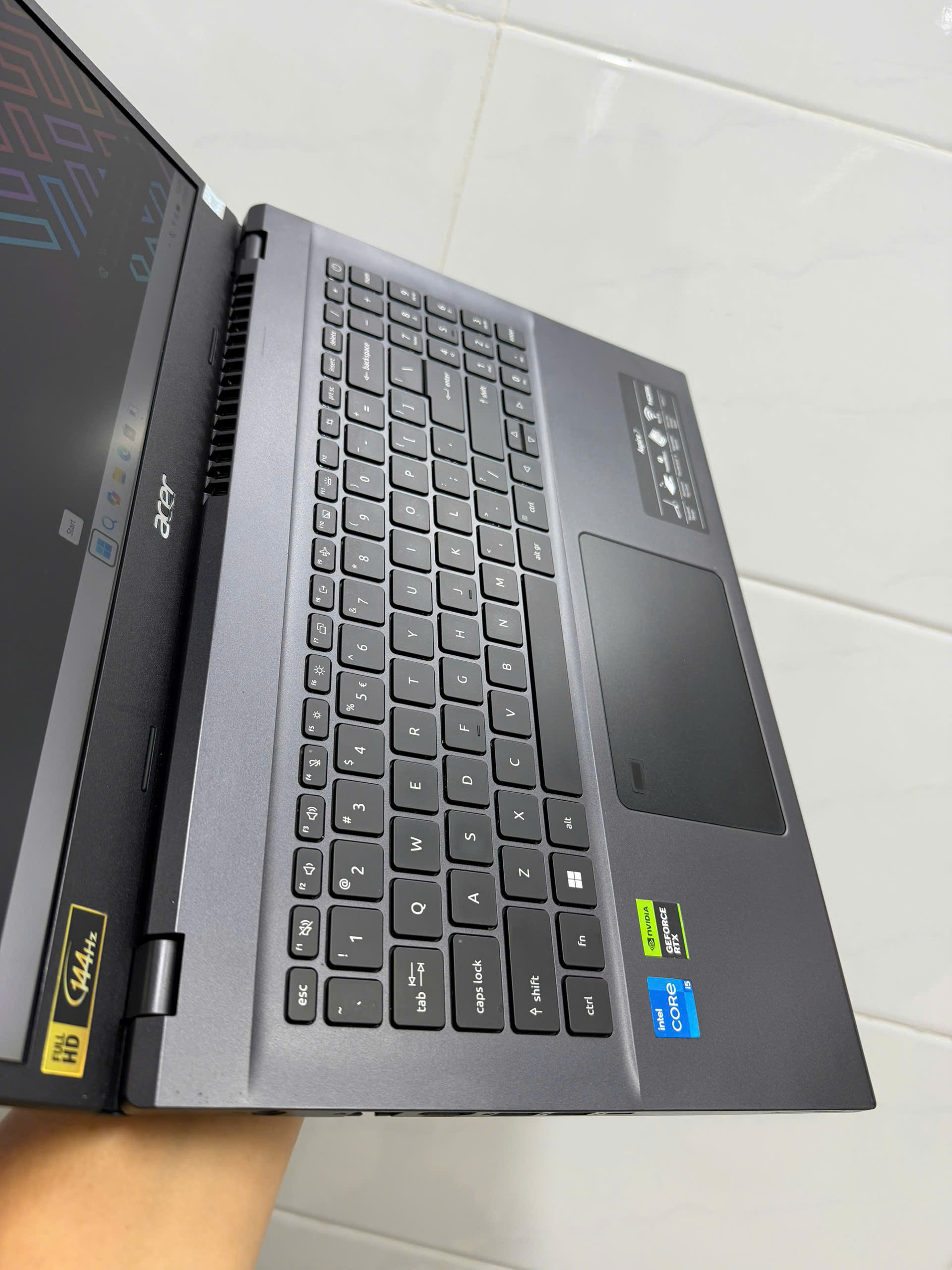 Acer A715 76g (1)
