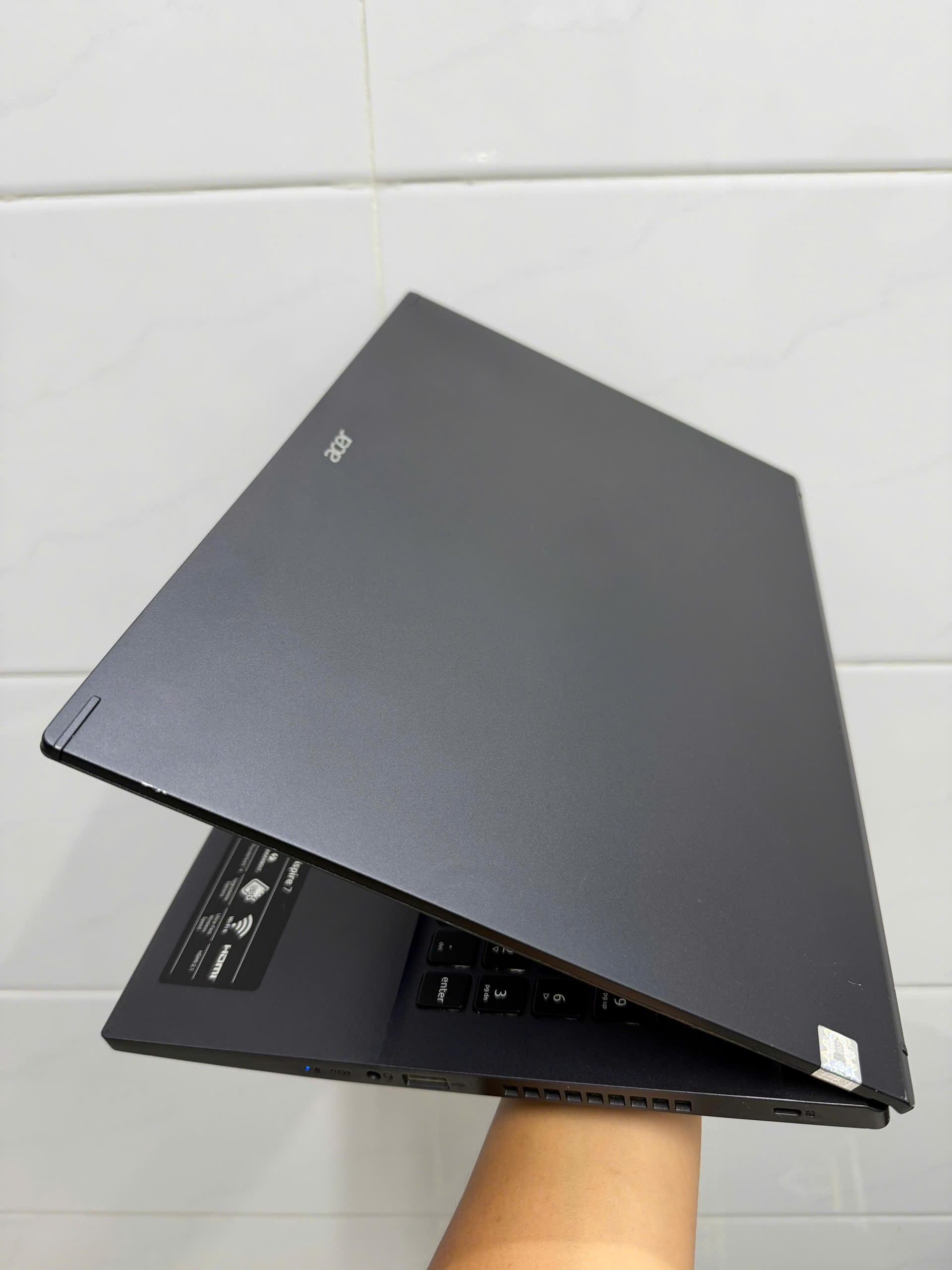 Acer A715 76g (2)