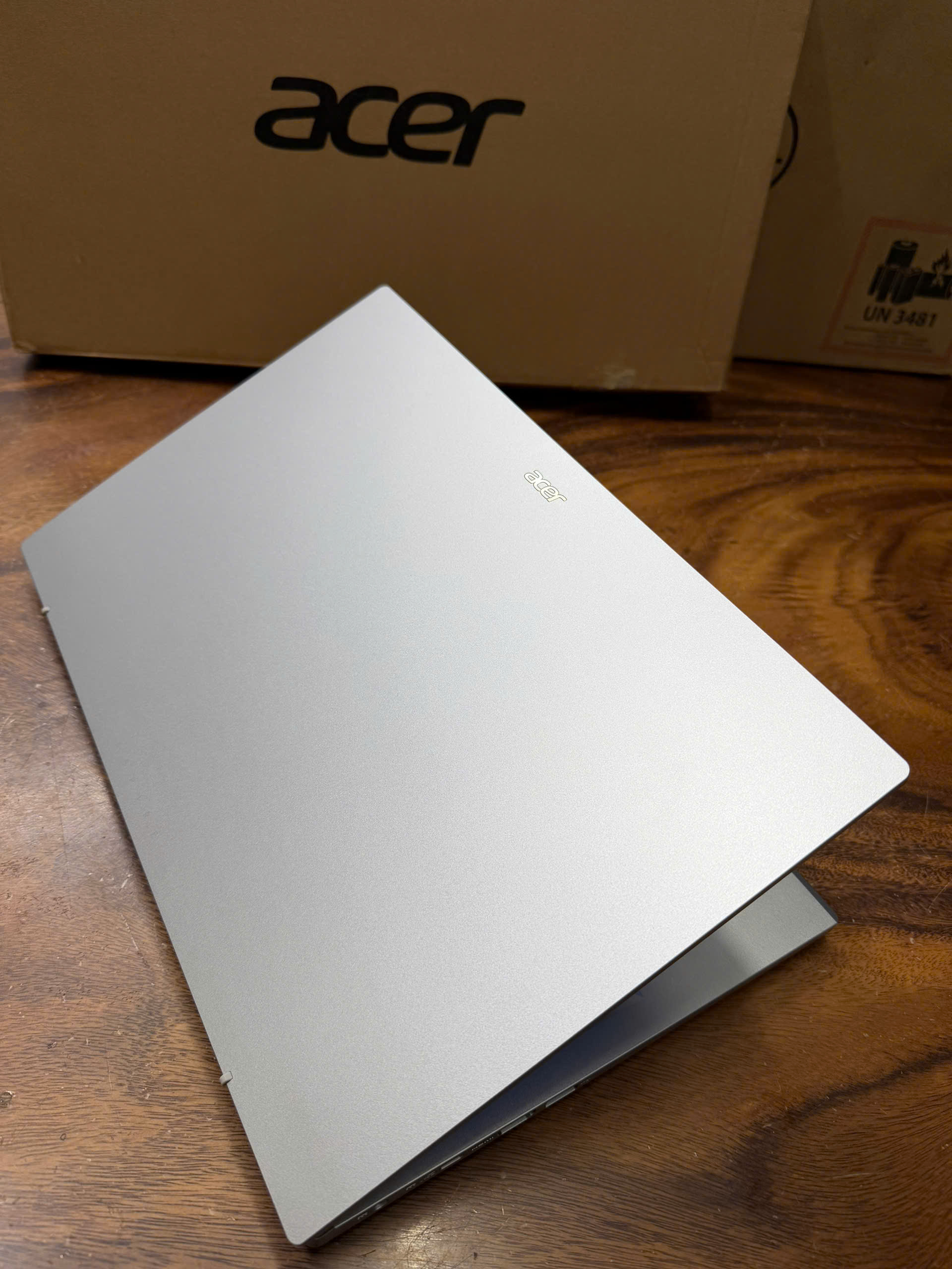 Acer Aspire 3 A315 24, Ryzen 5 7520u (4)
