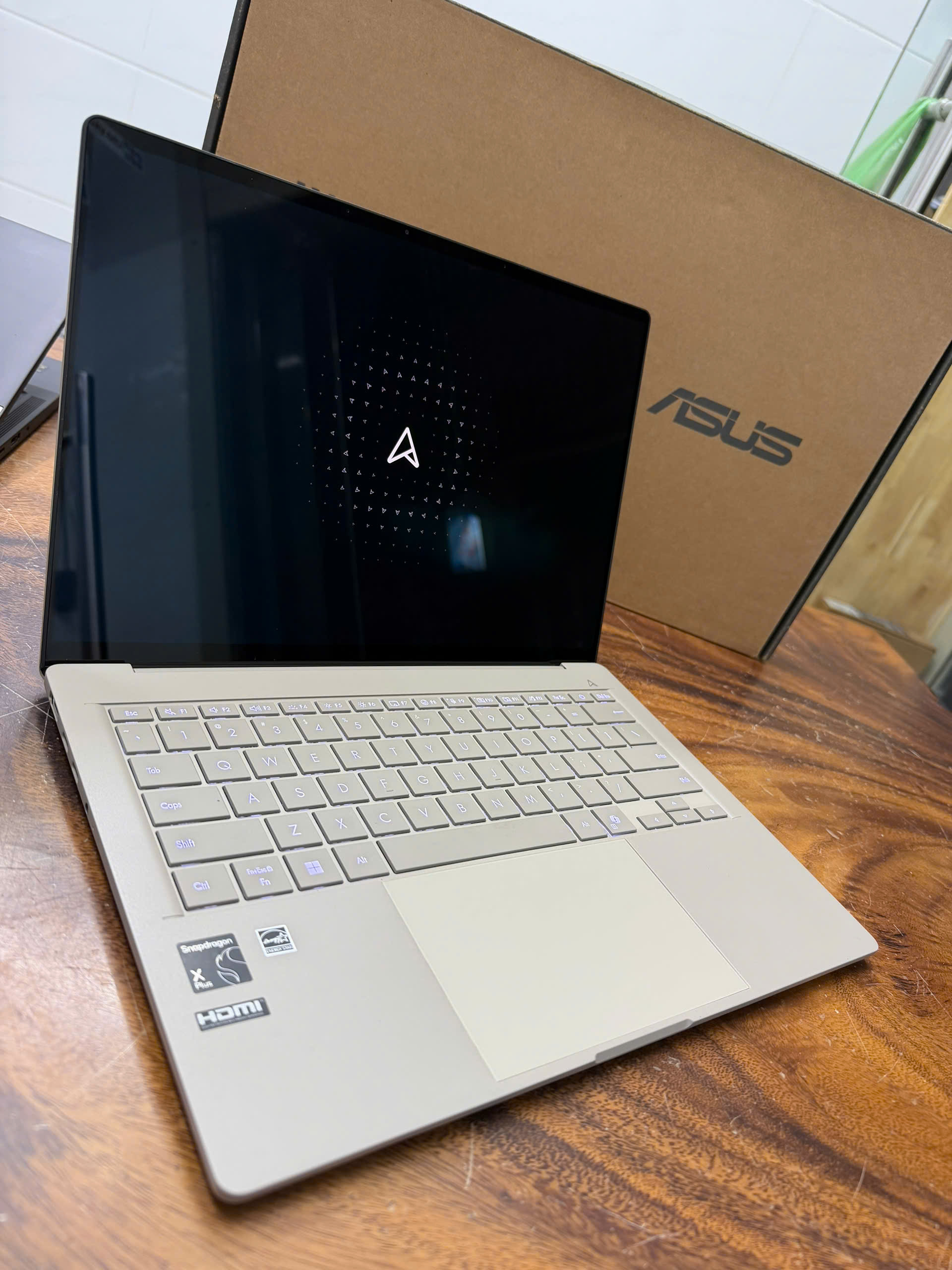Asus Zenbook A14 Ux3407 (1)