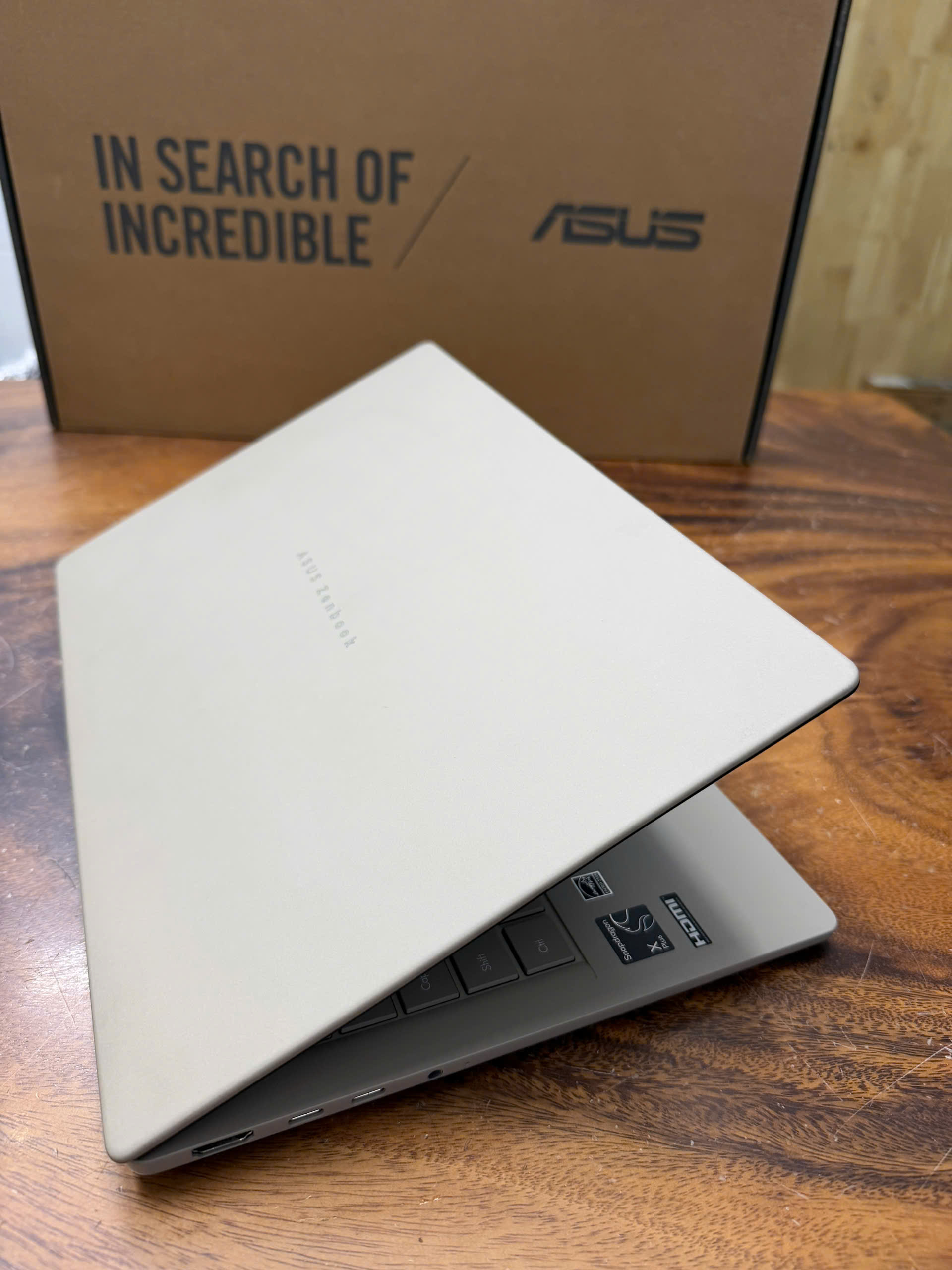 Asus Zenbook A14 Ux3407 (2)