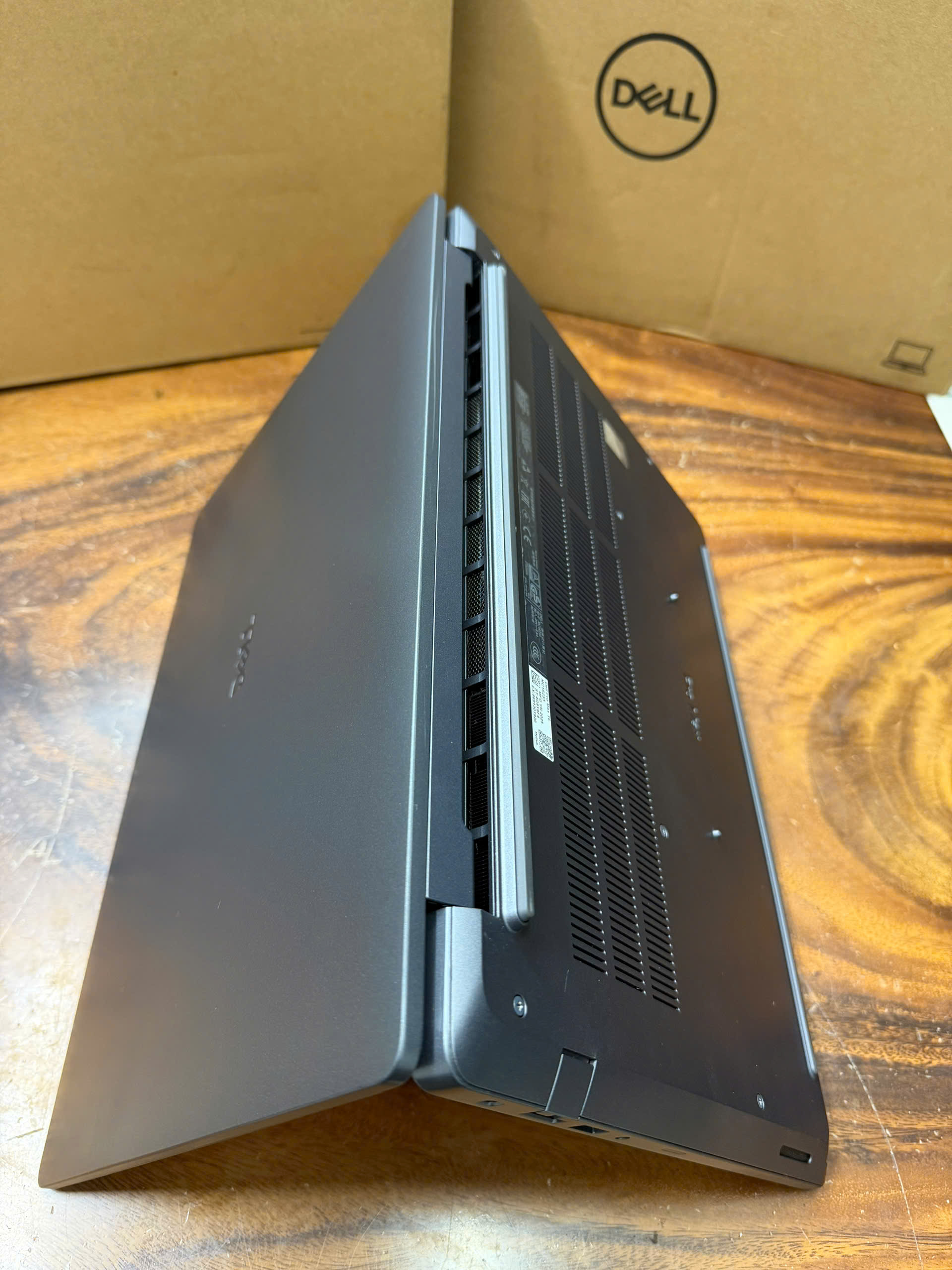 Dell Pro Max 16 Mc16250 Ryzen Ai 9 (1)